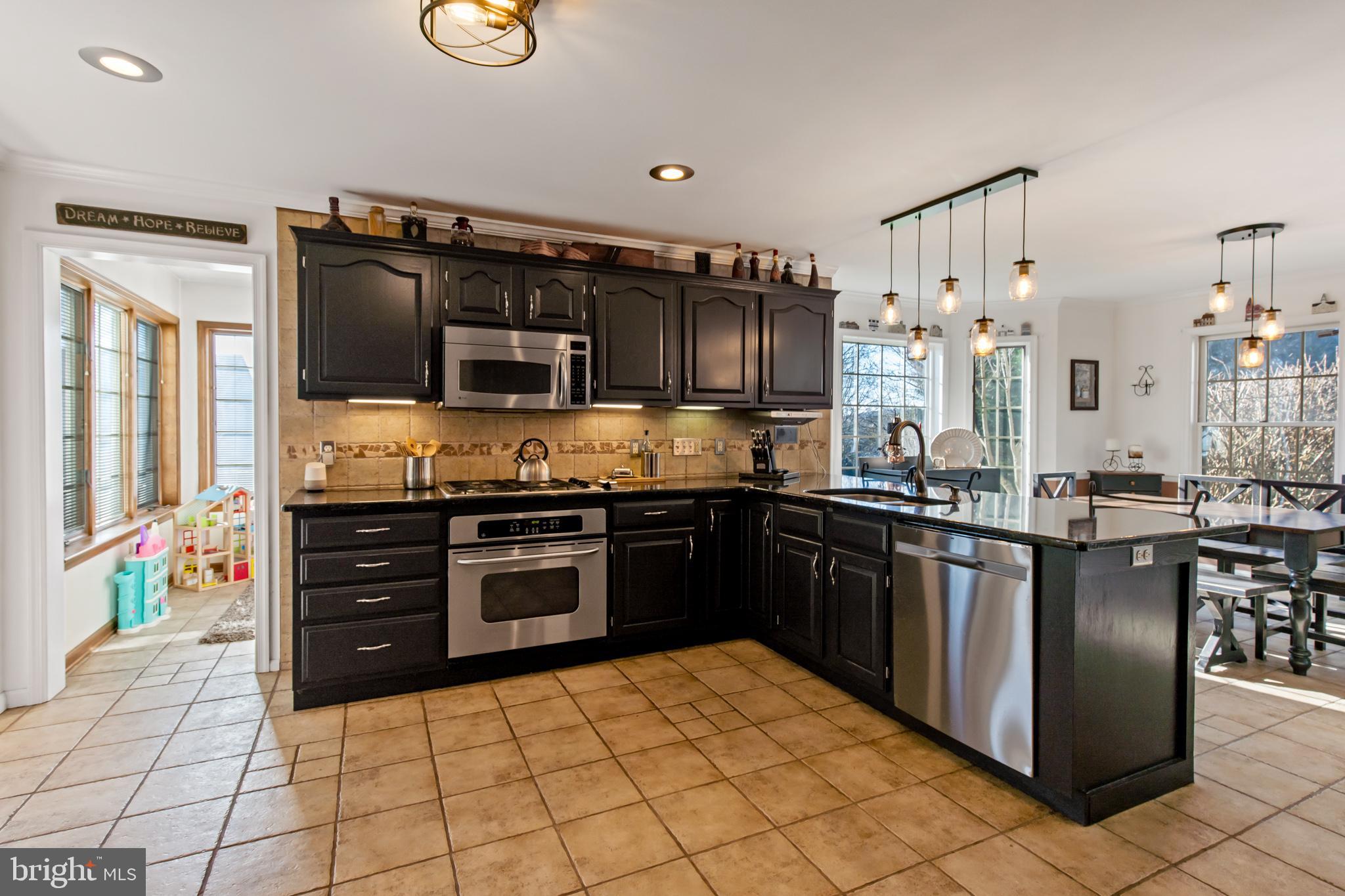 QUAIL HOLLOW - Residential