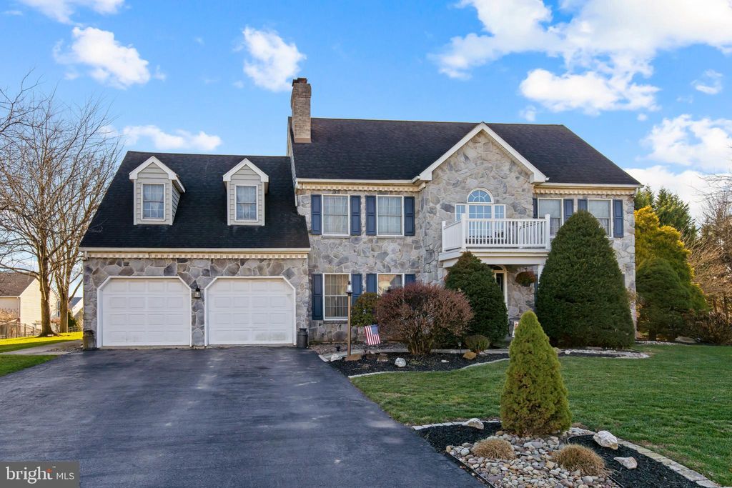 Photo of 17 SANDERLING DR, DENVER, PA 17517 (MLS # PALA2028846)