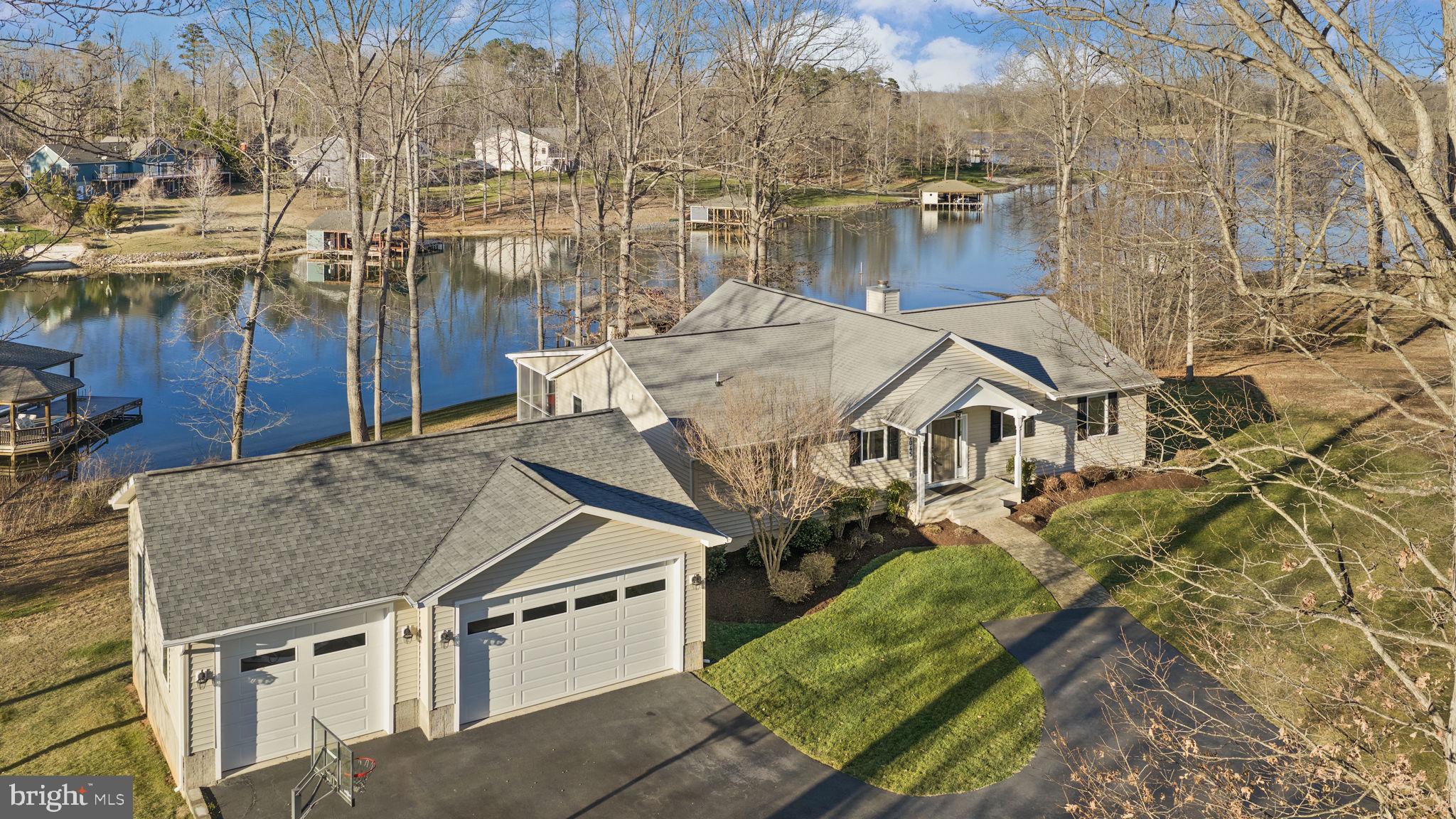 THE WATERS AT LAKE ANNA - Residential