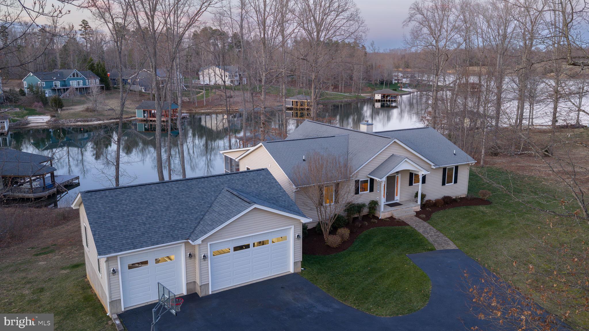 THE WATERS AT LAKE ANNA - Residential