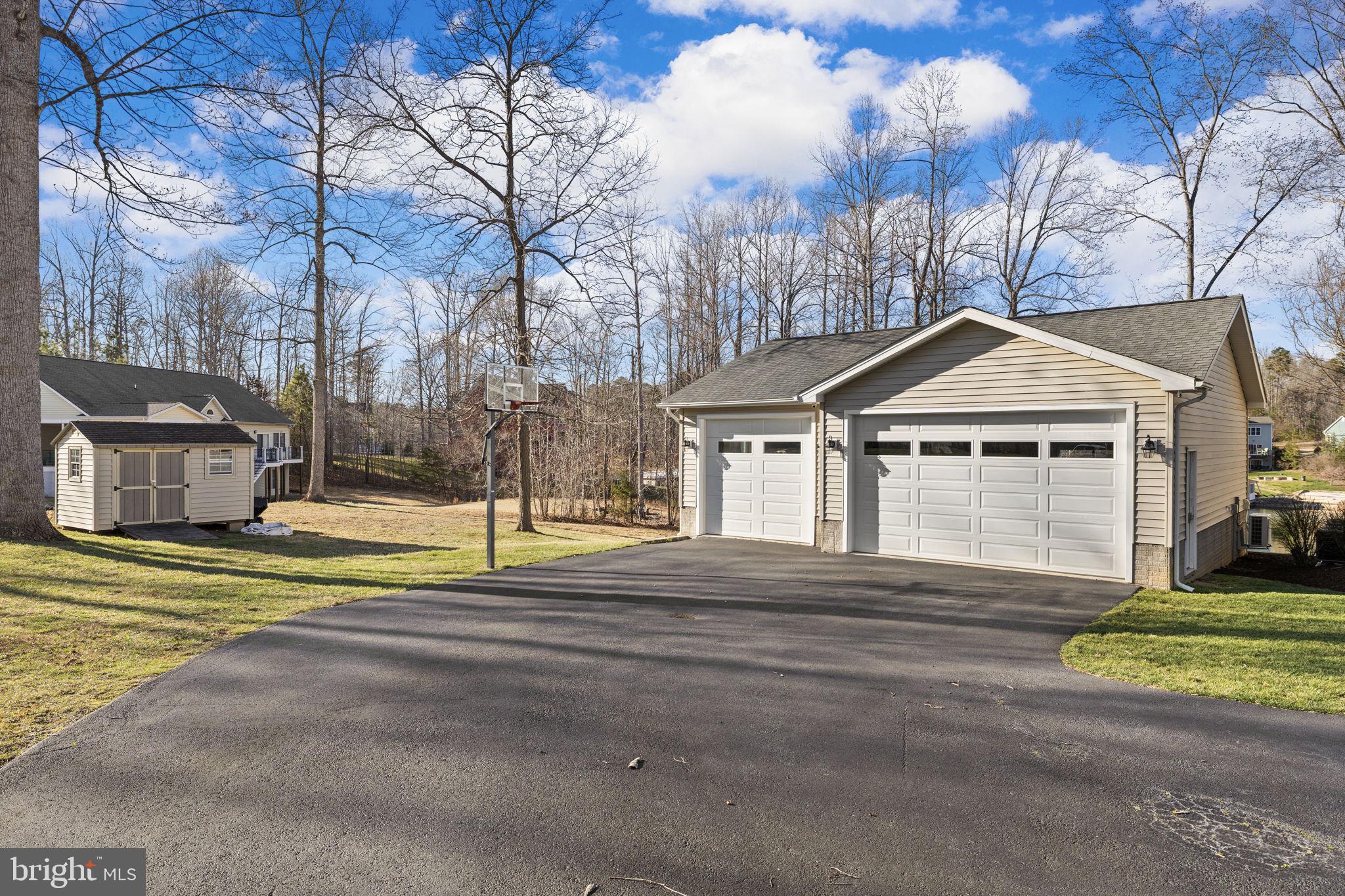 THE WATERS AT LAKE ANNA - Residential
