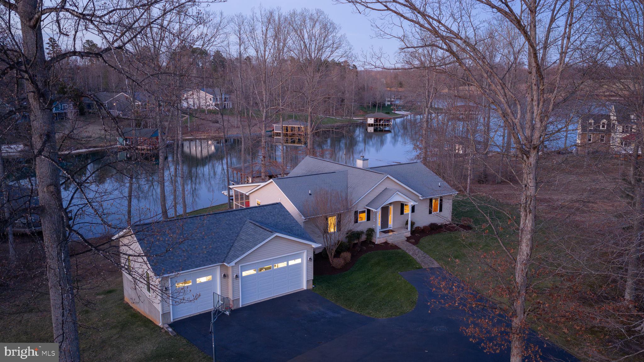 THE WATERS AT LAKE ANNA - Residential