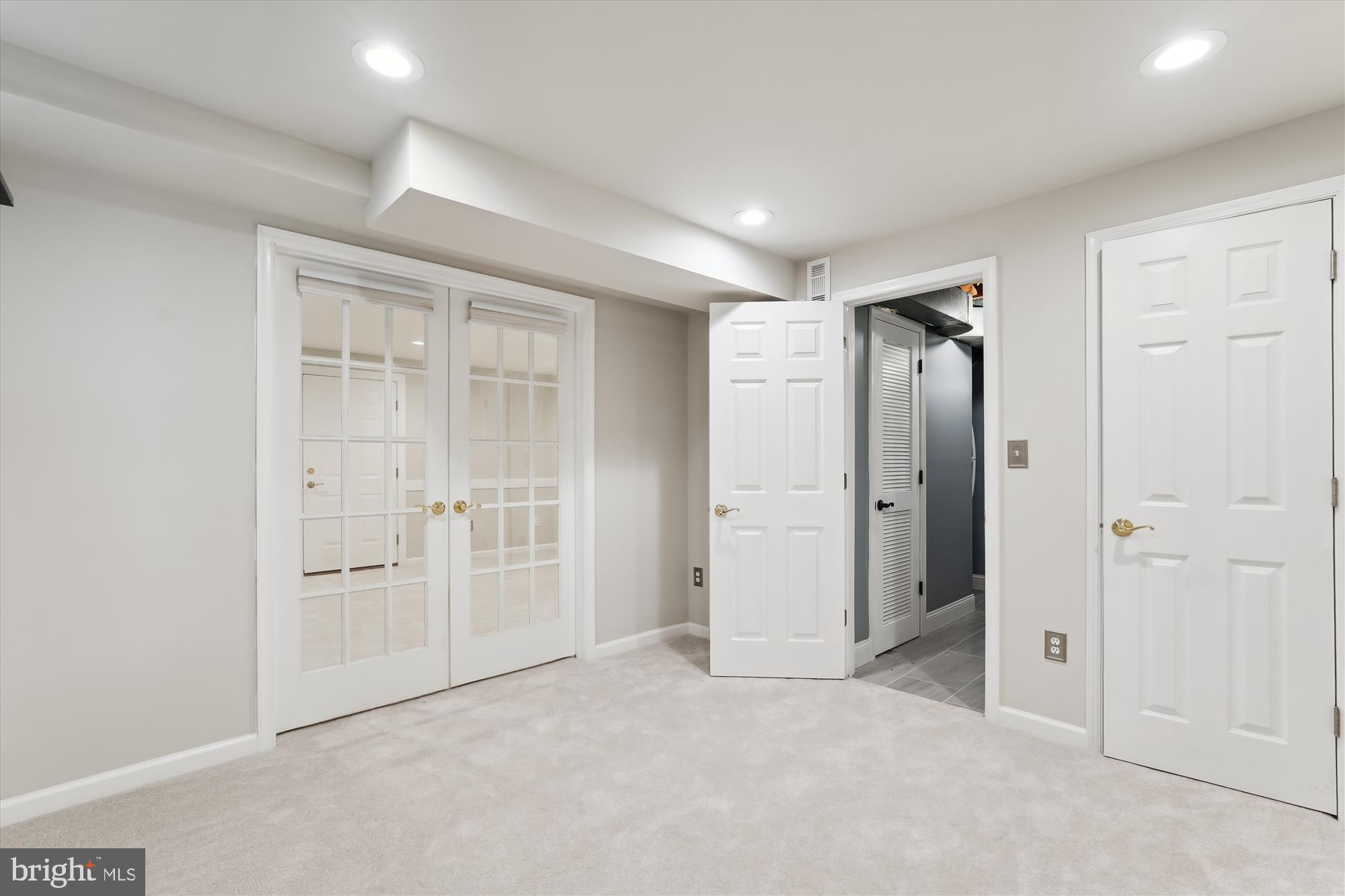 MILL CREEK TOWNE - Residential