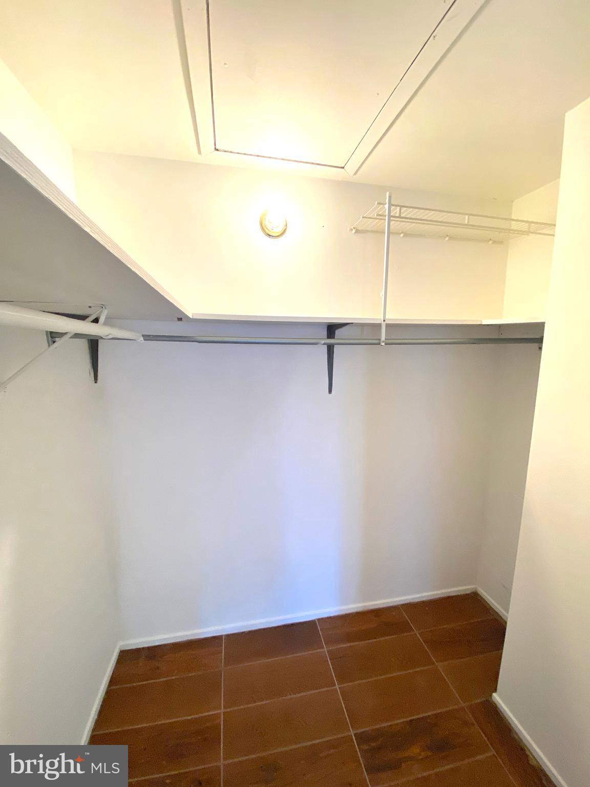 NATHANS HILL - Residential Lease