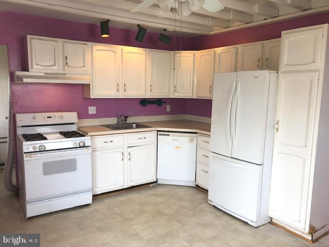 MUNROE GARDENS - Residential