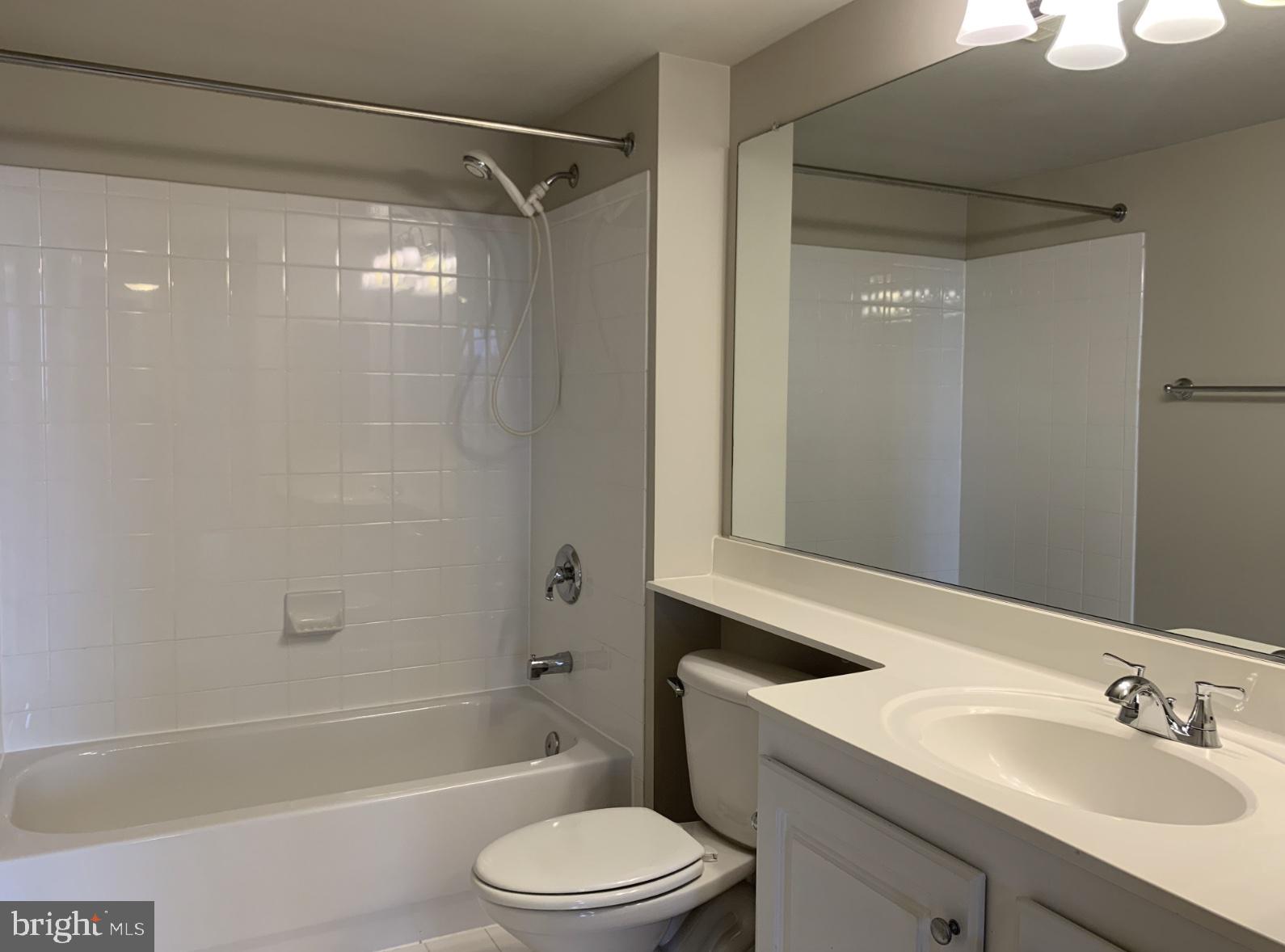 GALLERY AT WHITE FLINT - Residential Lease