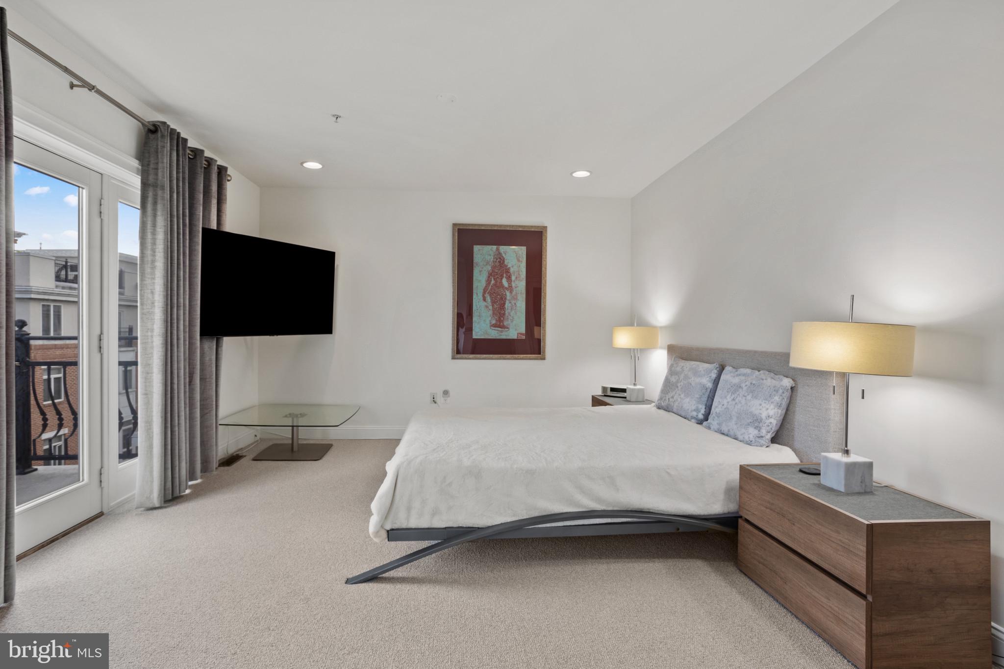PIER HOMES AT HARBORVIEW - Residential