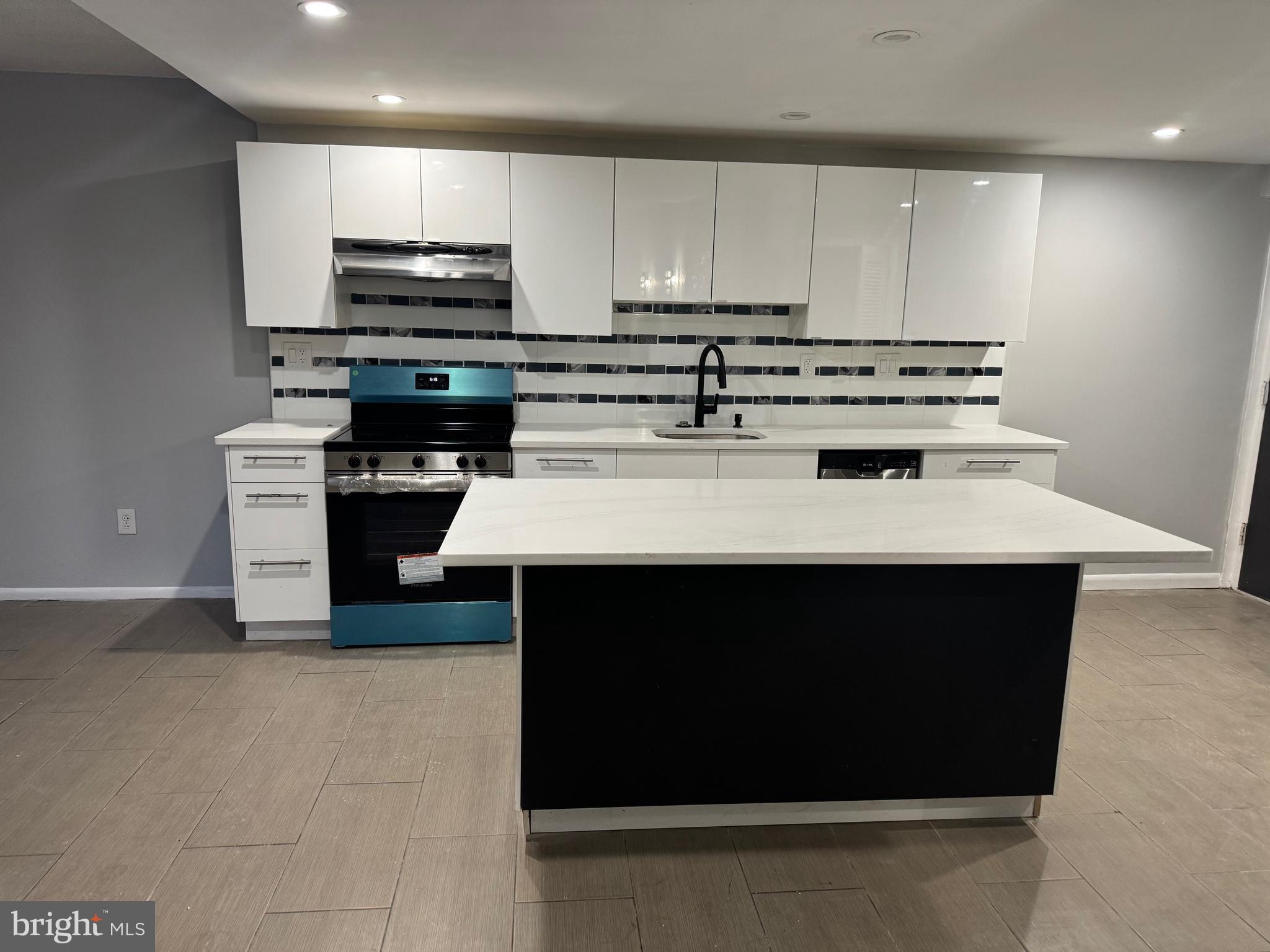 FOX VALLEY - Residential