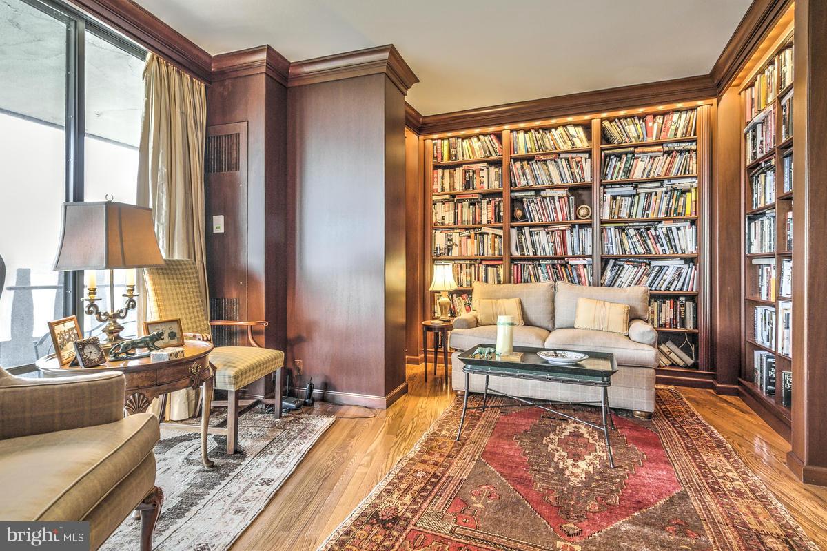 FOGGY BOTTOM - Residential