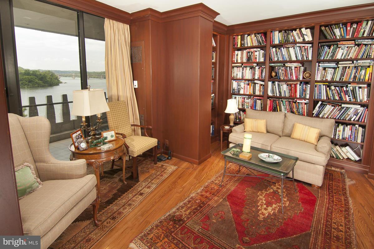 FOGGY BOTTOM - Residential