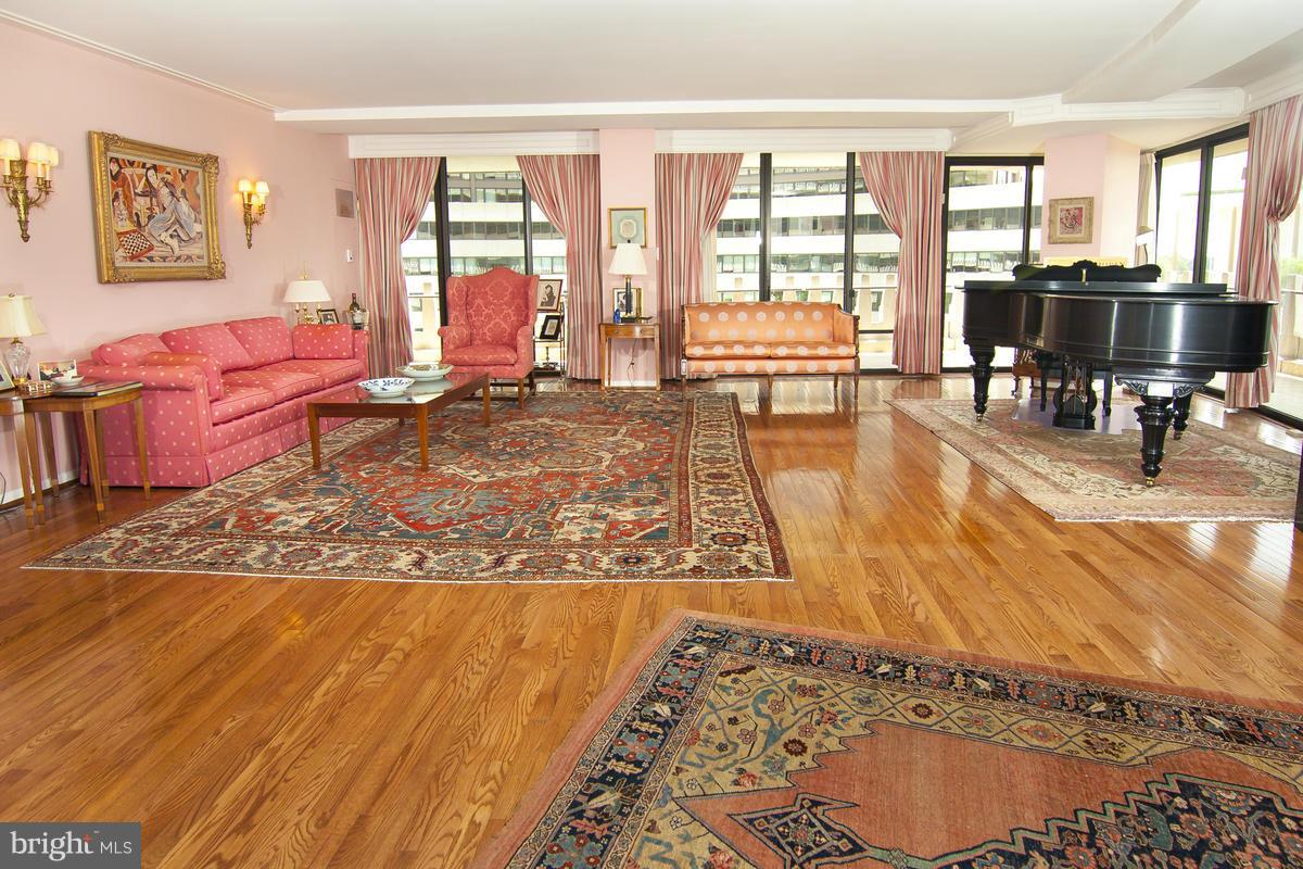 FOGGY BOTTOM - Residential