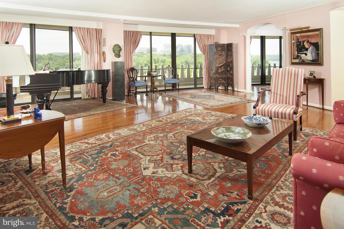 FOGGY BOTTOM - Residential