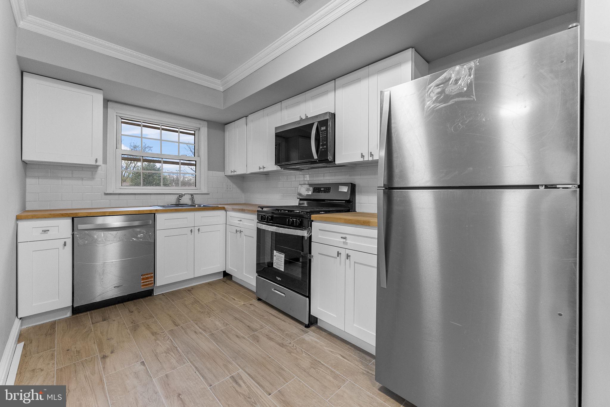 418 DELVIEW LANE