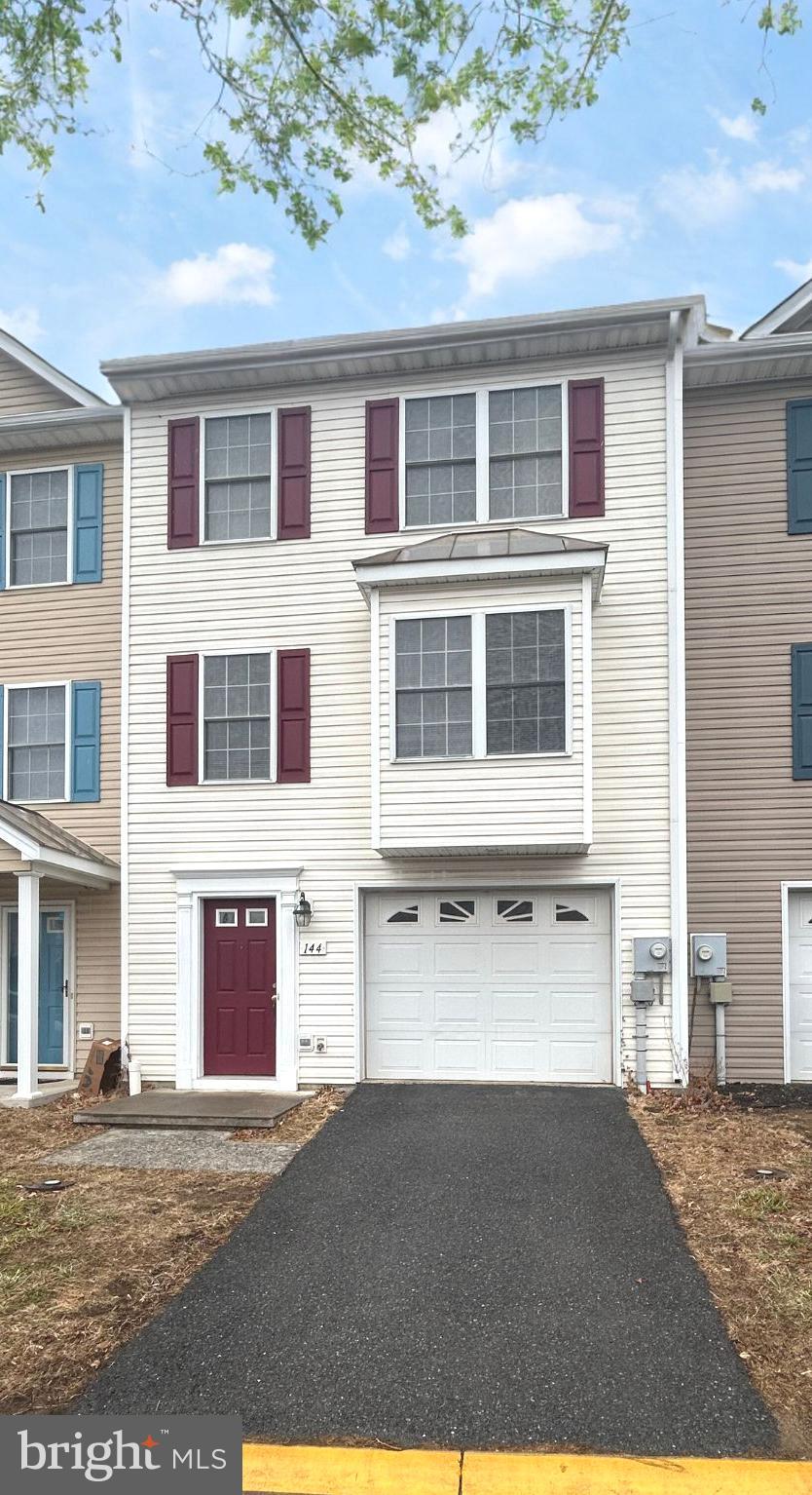 WINDSTONE - Residential Lease