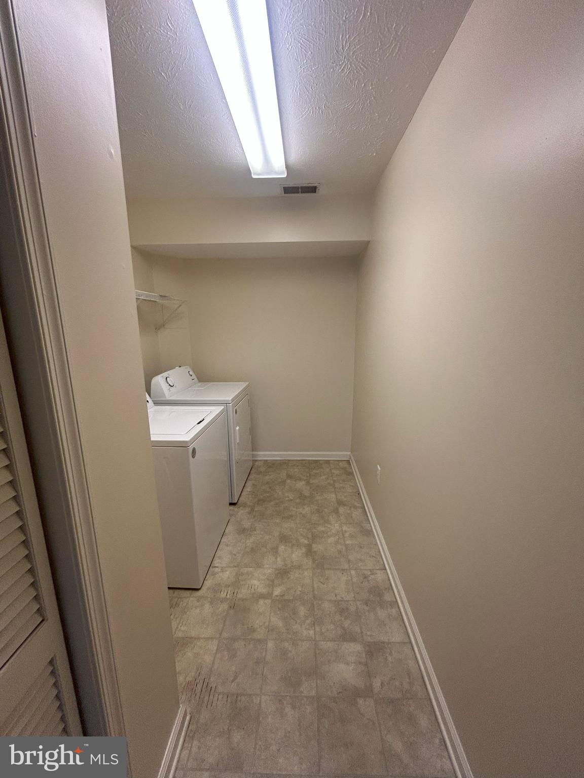 WINDSTONE - Residential Lease