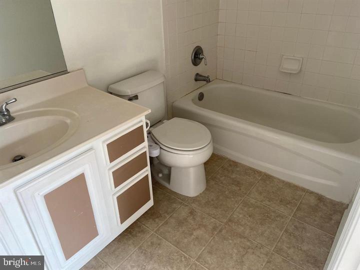 PRINCE WILLIAM COMMONS - Residential Lease