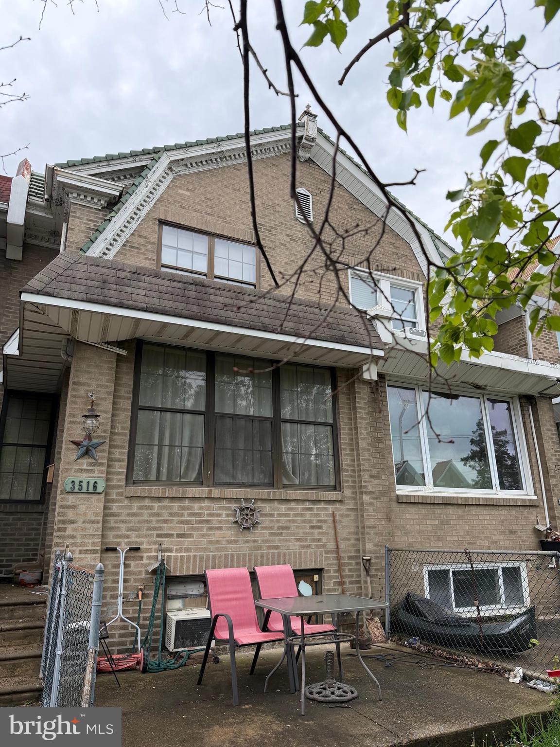 MAYFAIR (EAST) - Residential