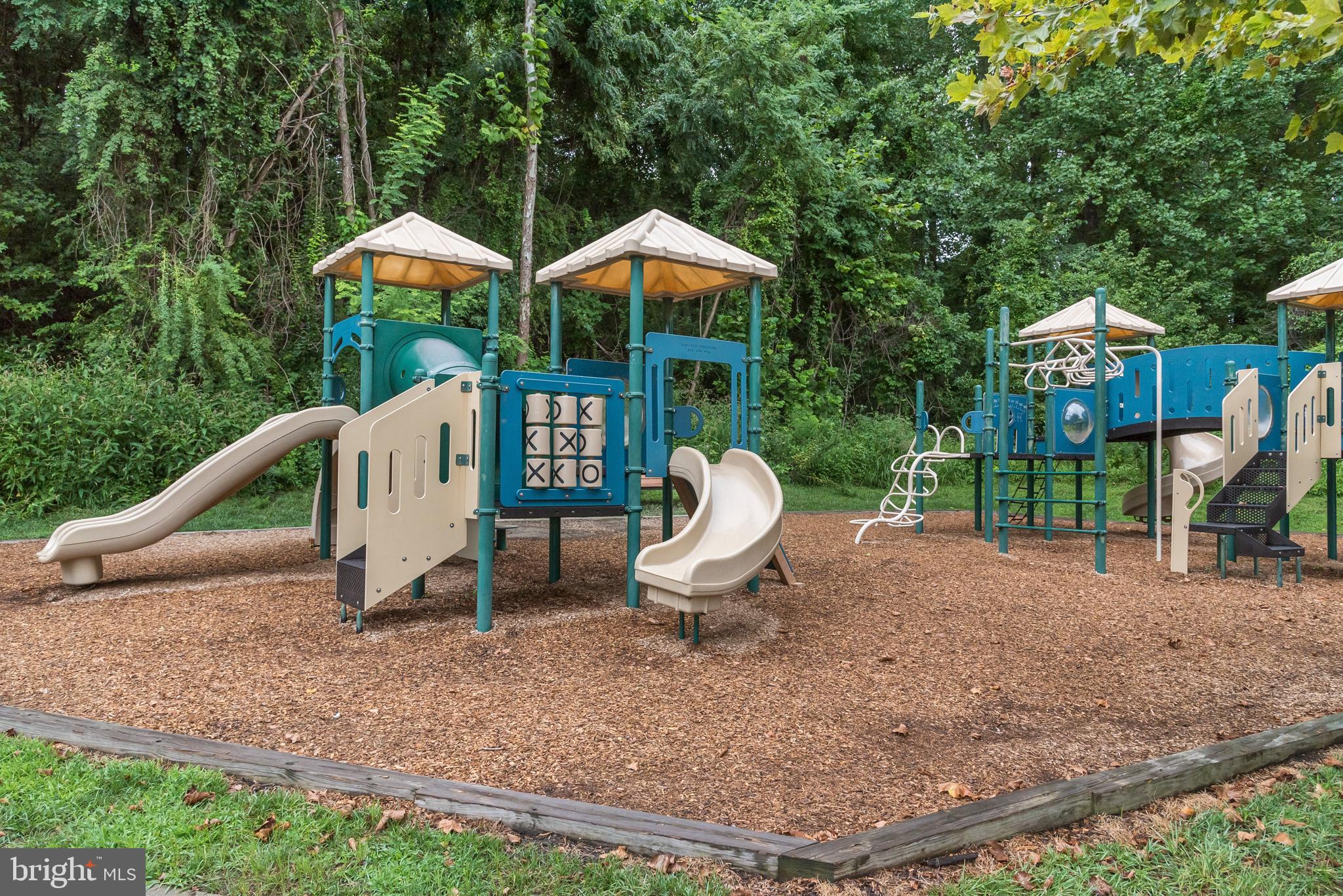 SOUTH RIVER COLONY - Residential