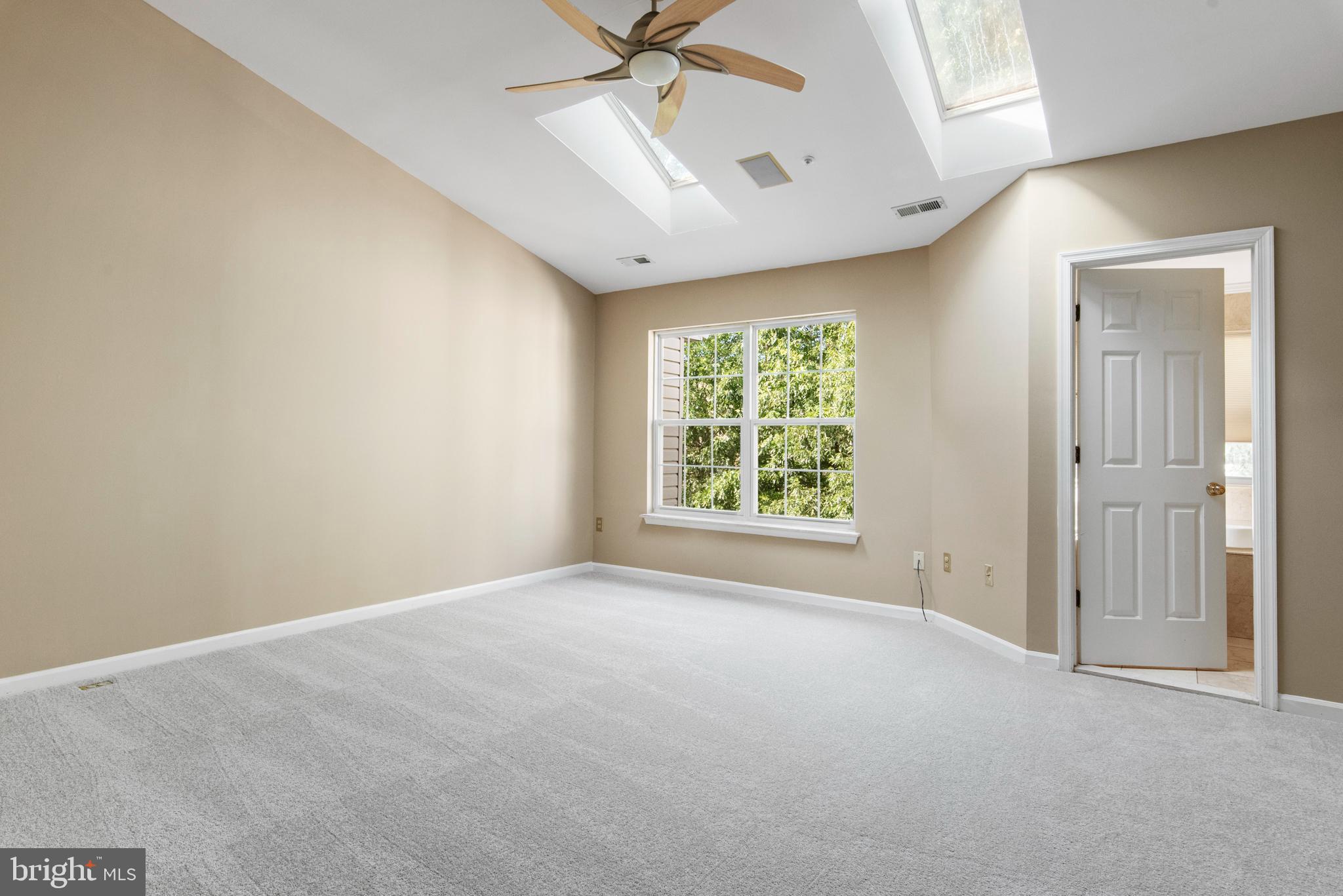 SOUTH RIVER COLONY - Residential