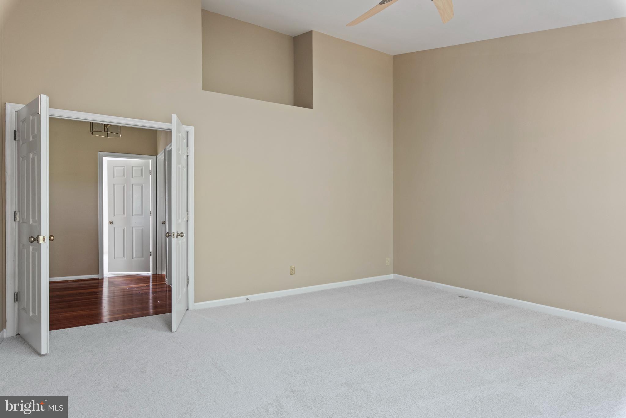 SOUTH RIVER COLONY - Residential