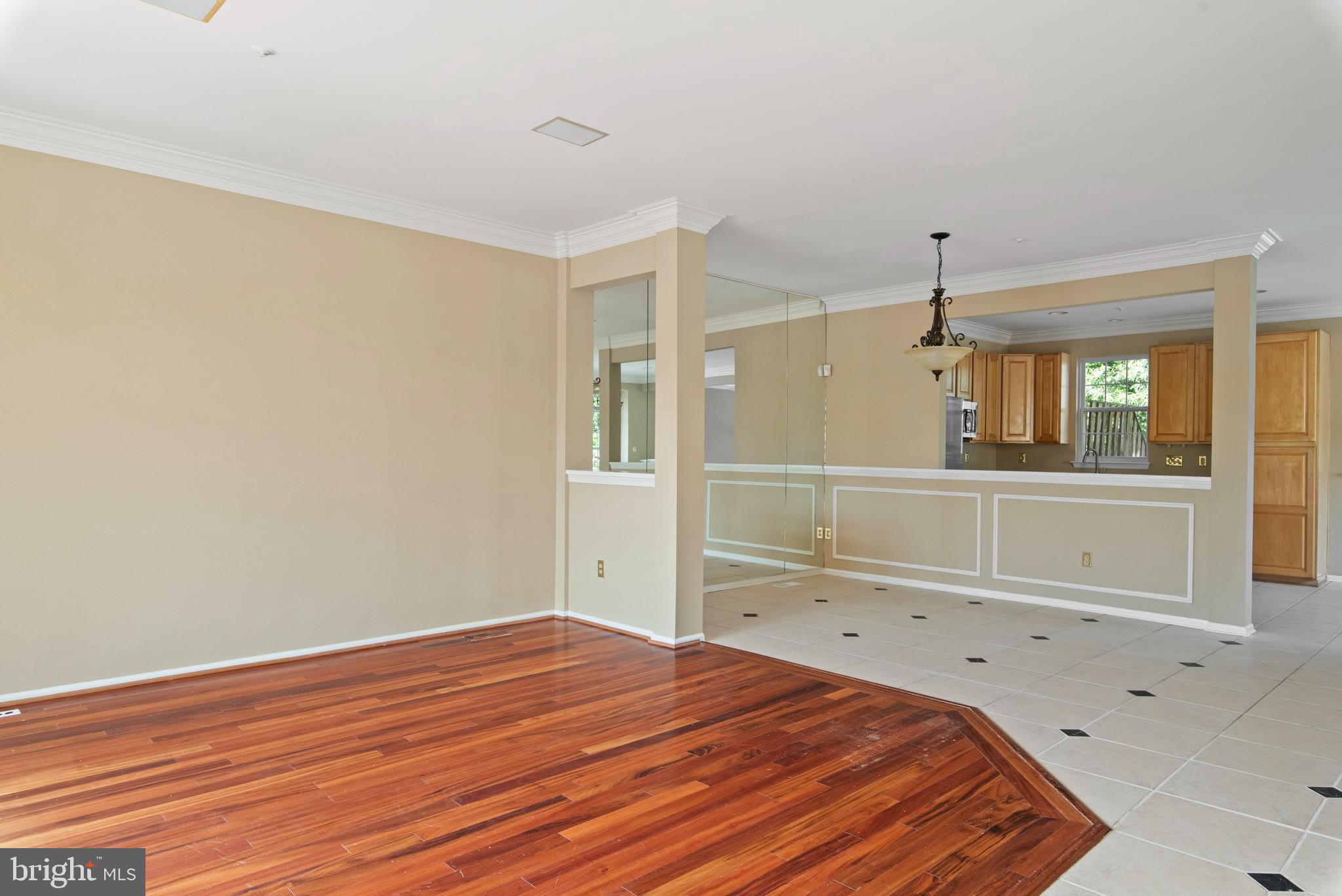 SOUTH RIVER COLONY - Residential