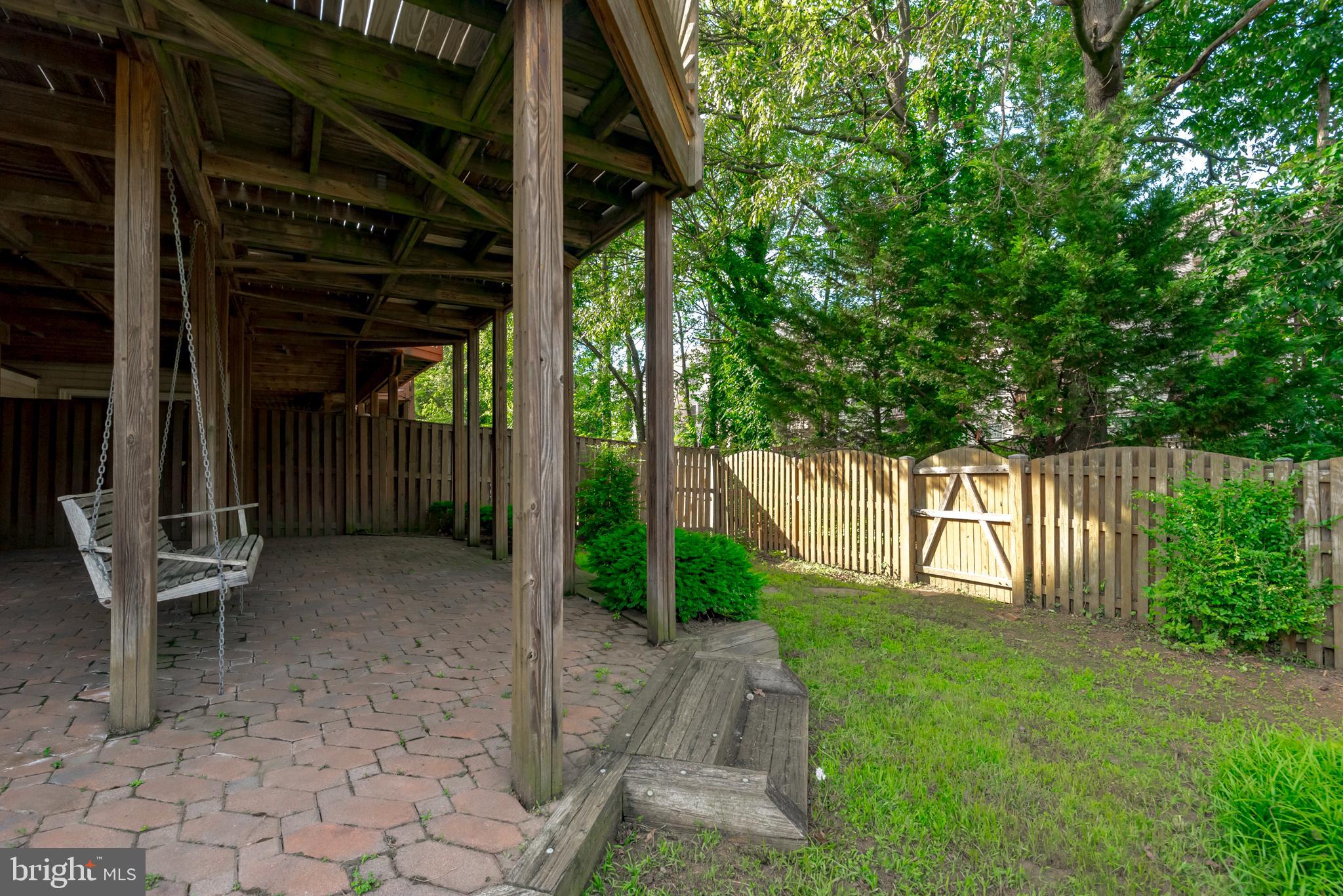 SOUTH RIVER COLONY - Residential