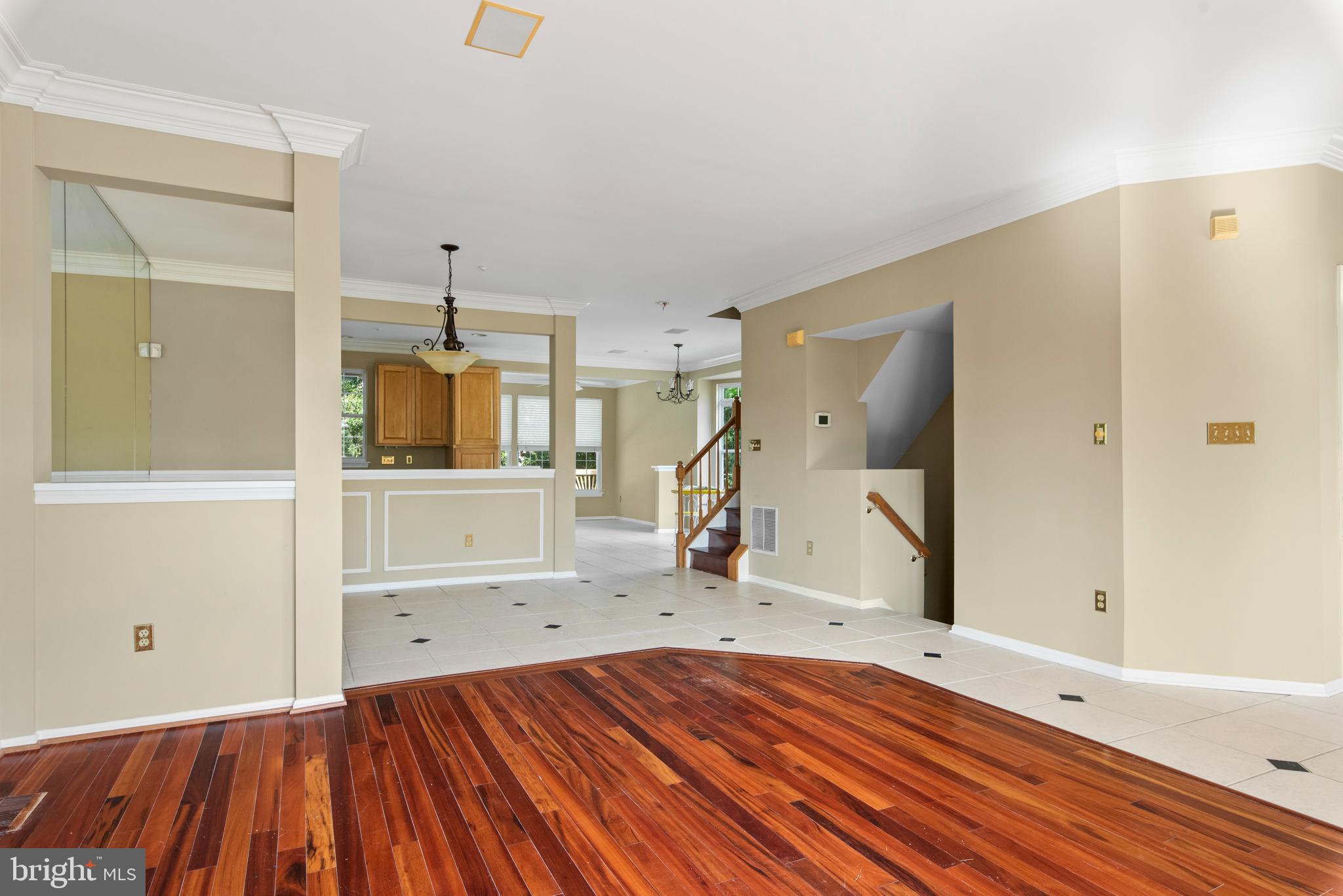 SOUTH RIVER COLONY - Residential