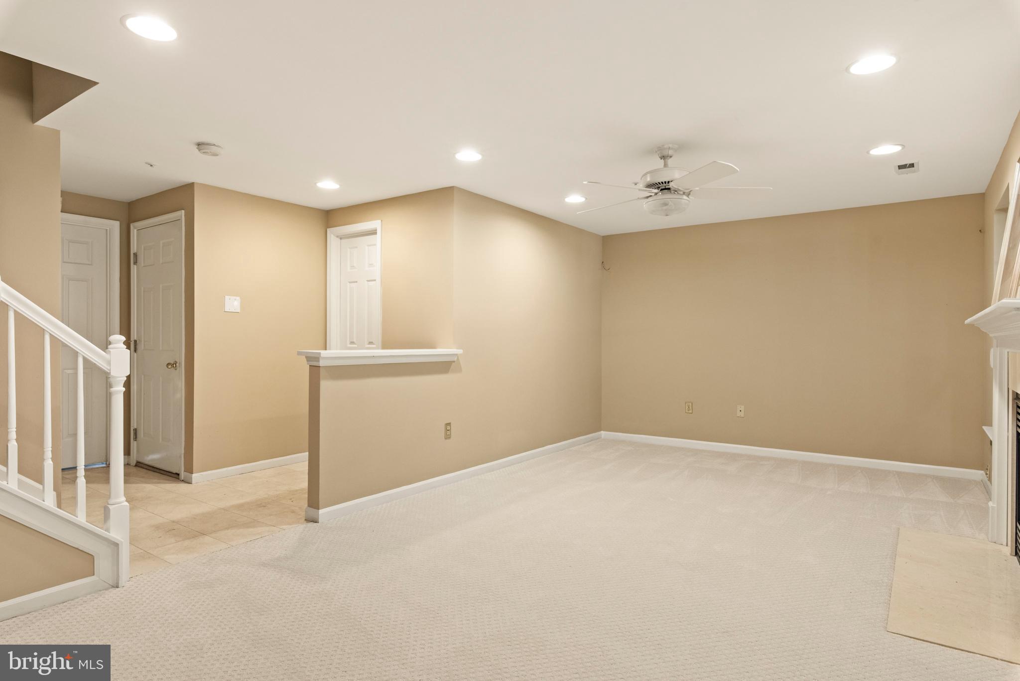 SOUTH RIVER COLONY - Residential