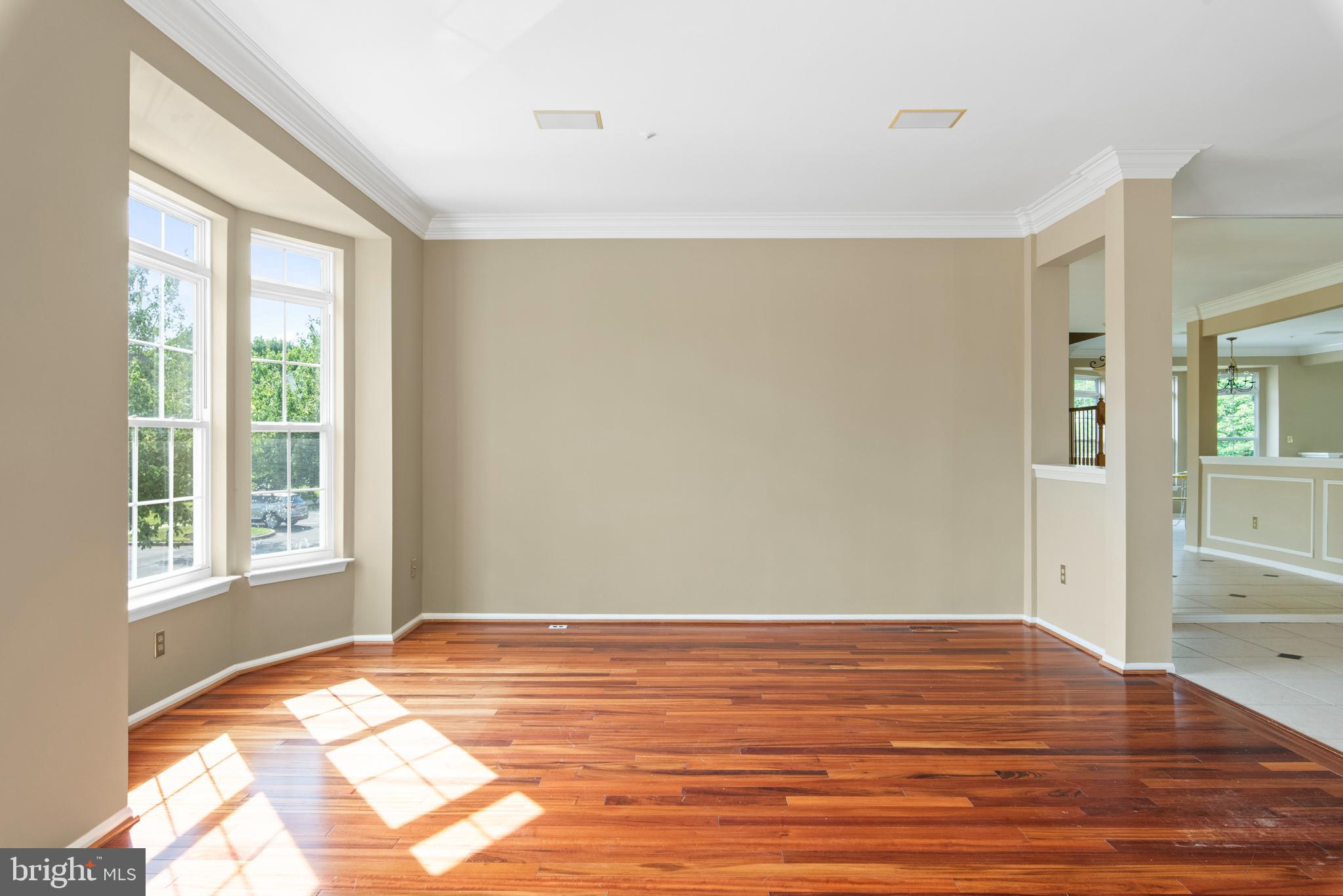 SOUTH RIVER COLONY - Residential