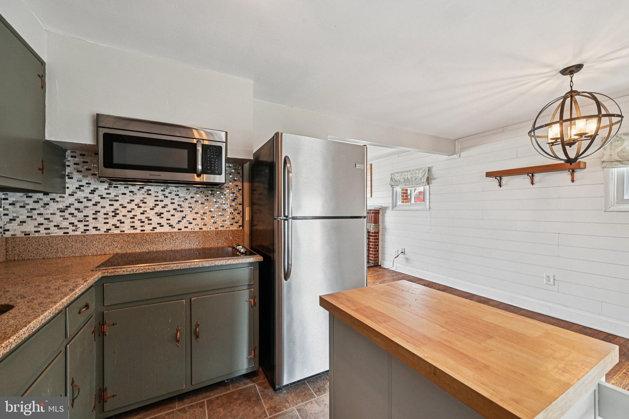 RIVIERA BEACH - Residential