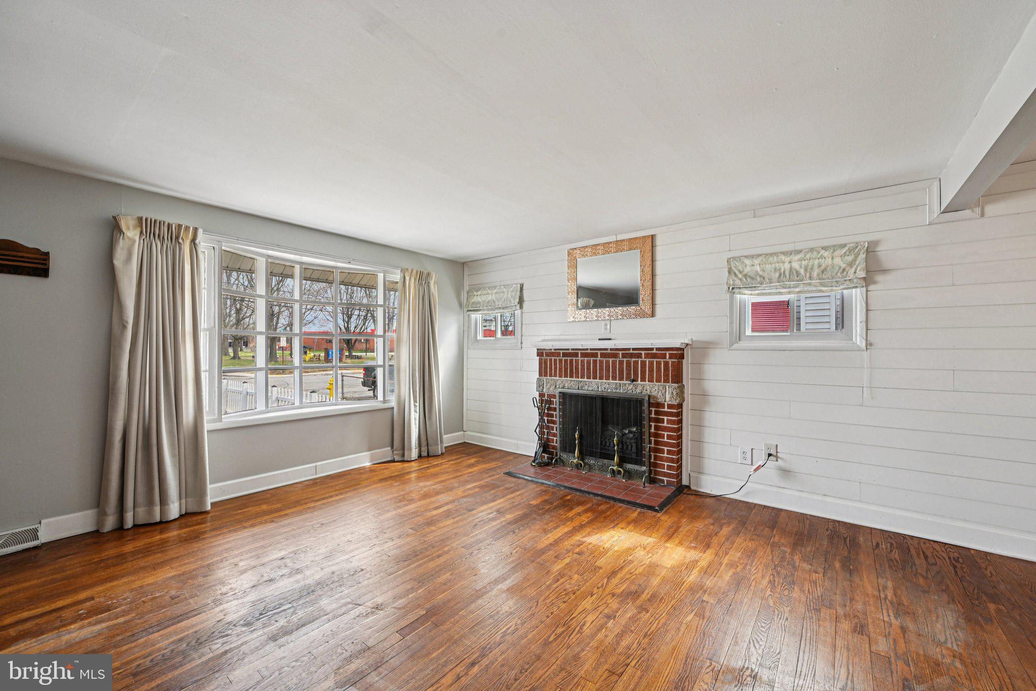 RIVIERA BEACH - Residential