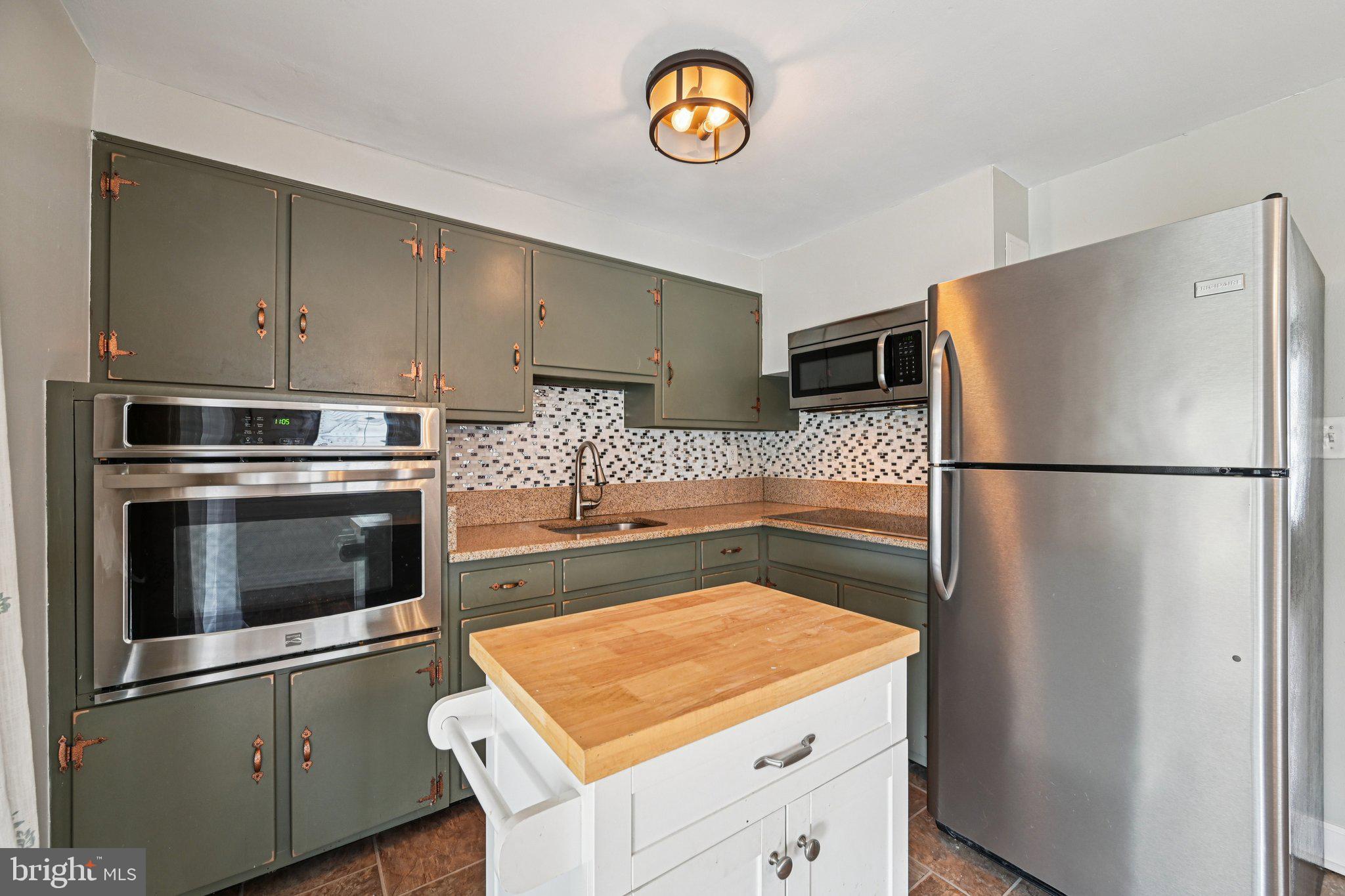 RIVIERA BEACH - Residential