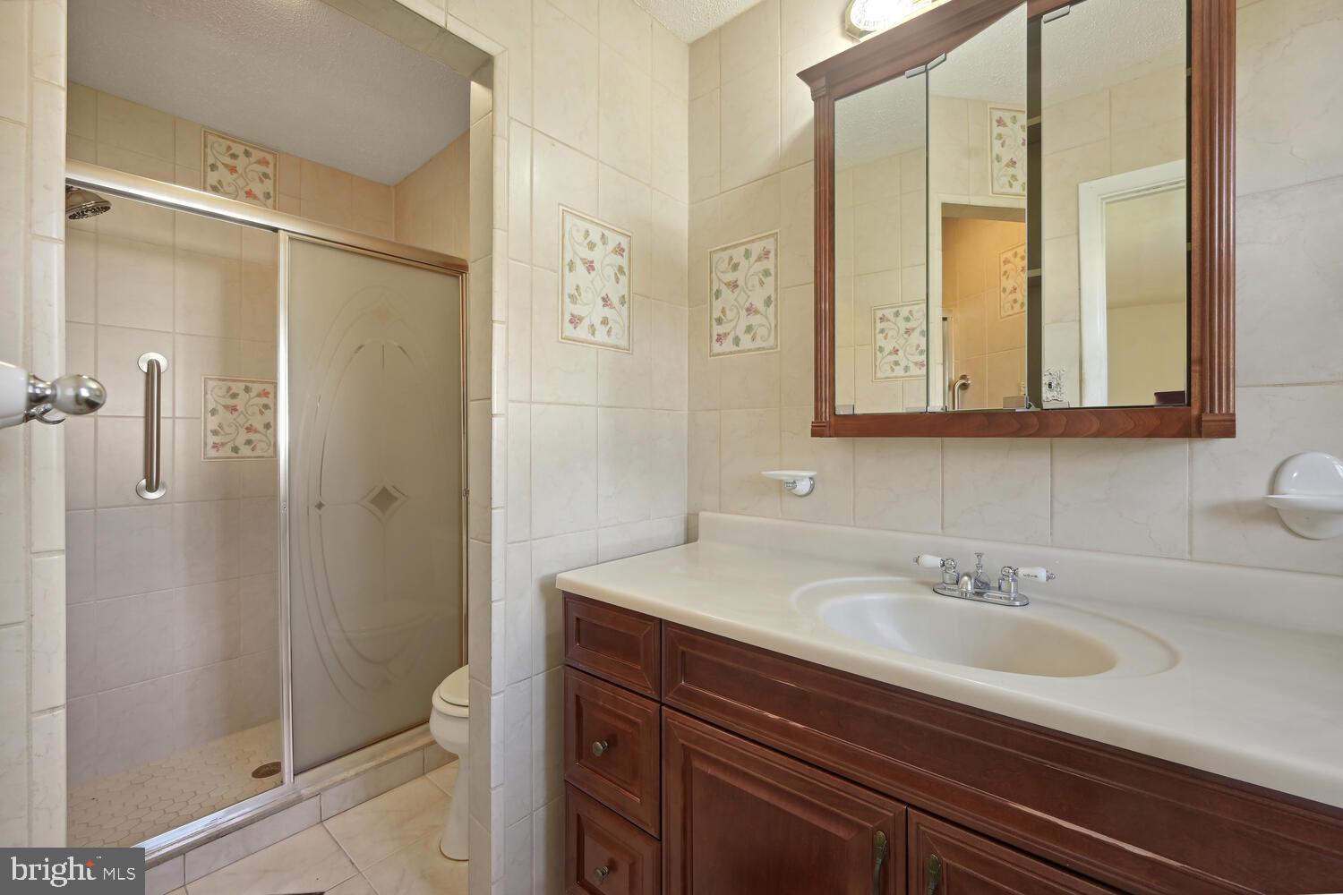 REGENCY ESTATES - Residential Lease