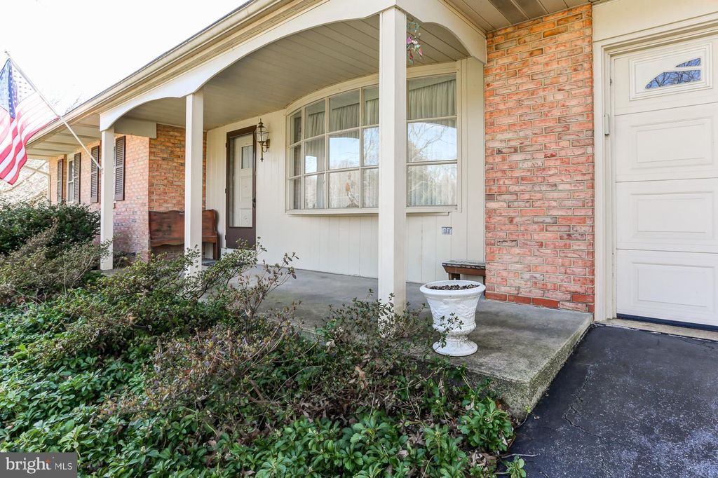 Photo of 1621 COLONIAL MANOR DR, LANCASTER, PA 17603 (MLS # PALA2031908)