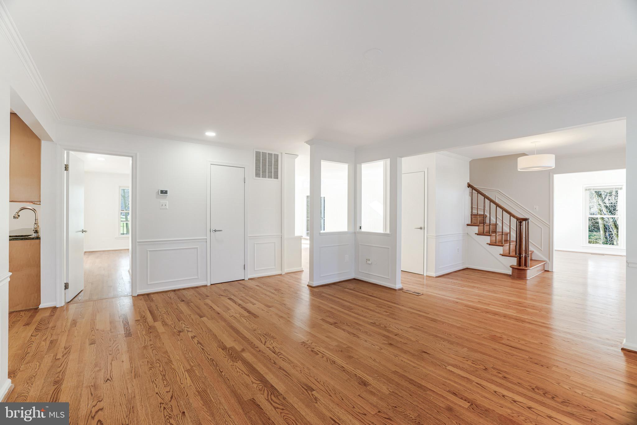 MCLEAN ESTATES - Residential