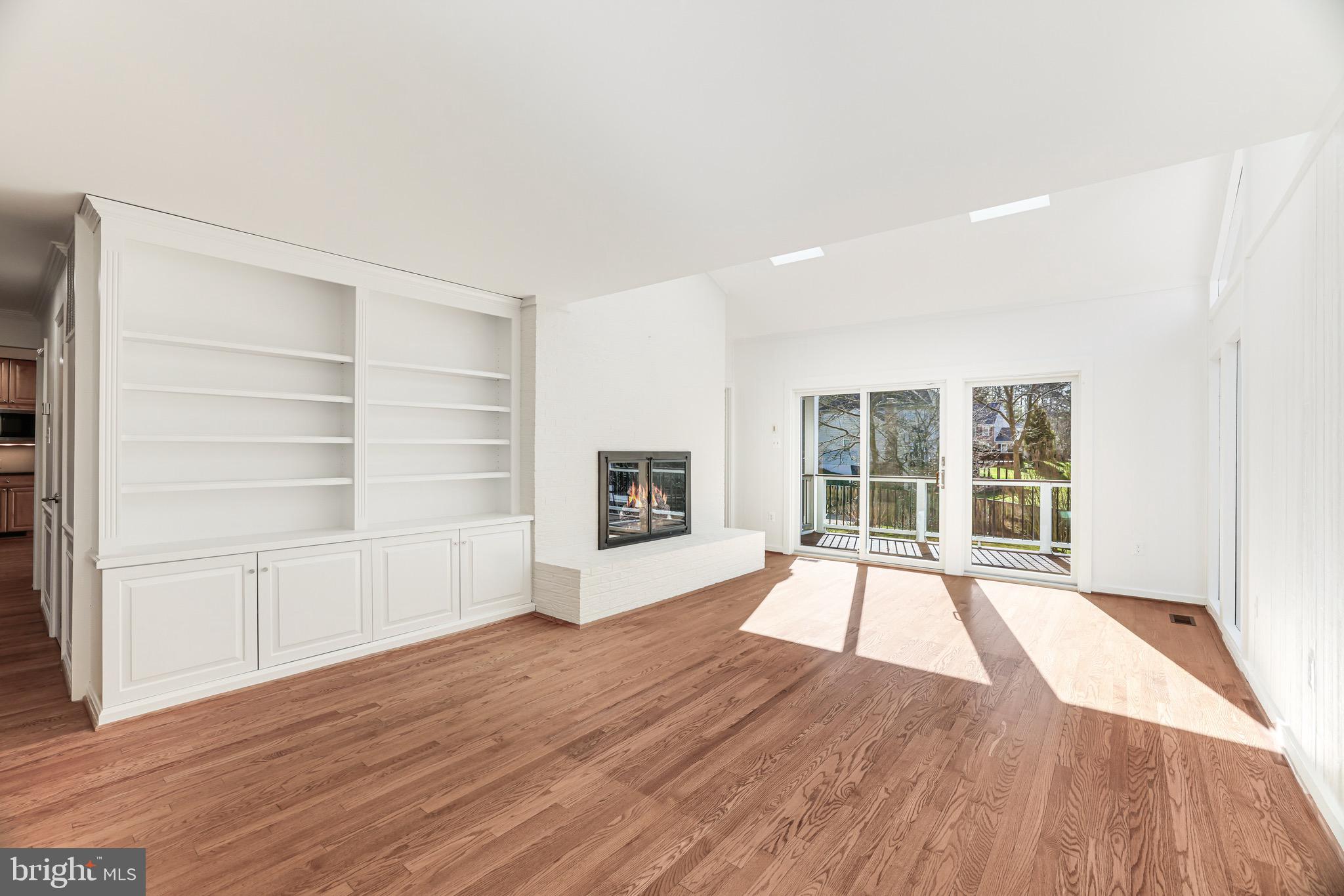 MCLEAN ESTATES - Residential