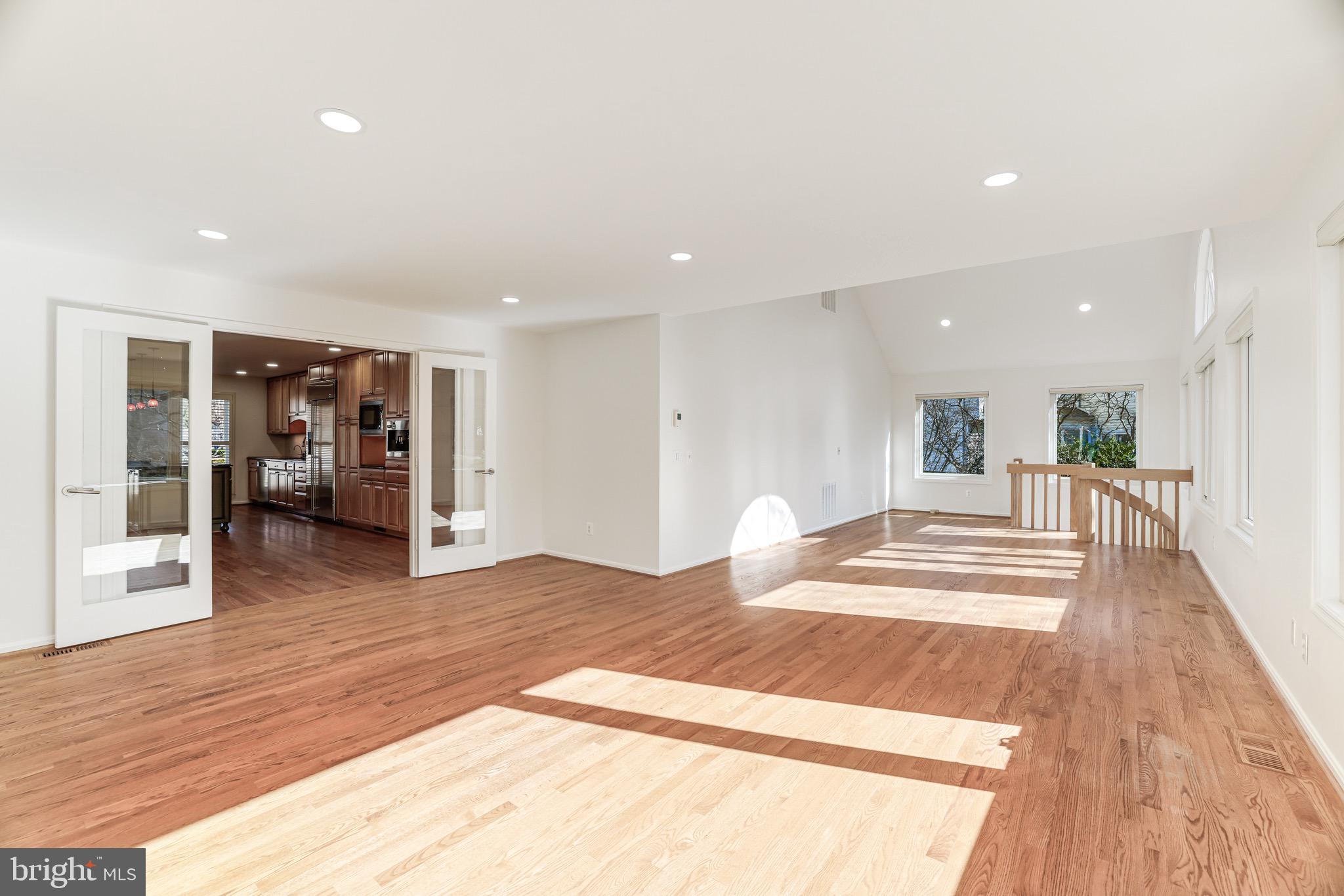 MCLEAN ESTATES - Residential