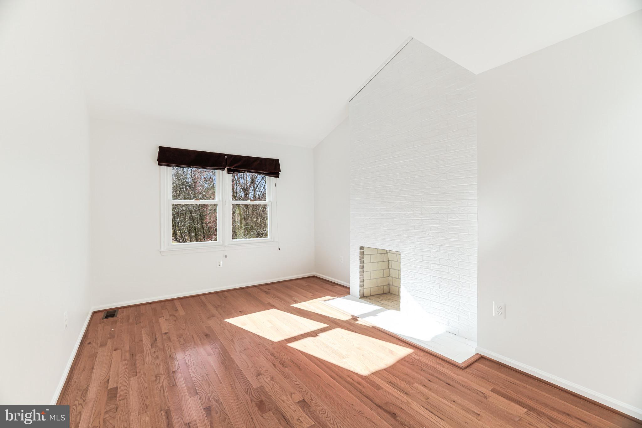 MCLEAN ESTATES - Residential