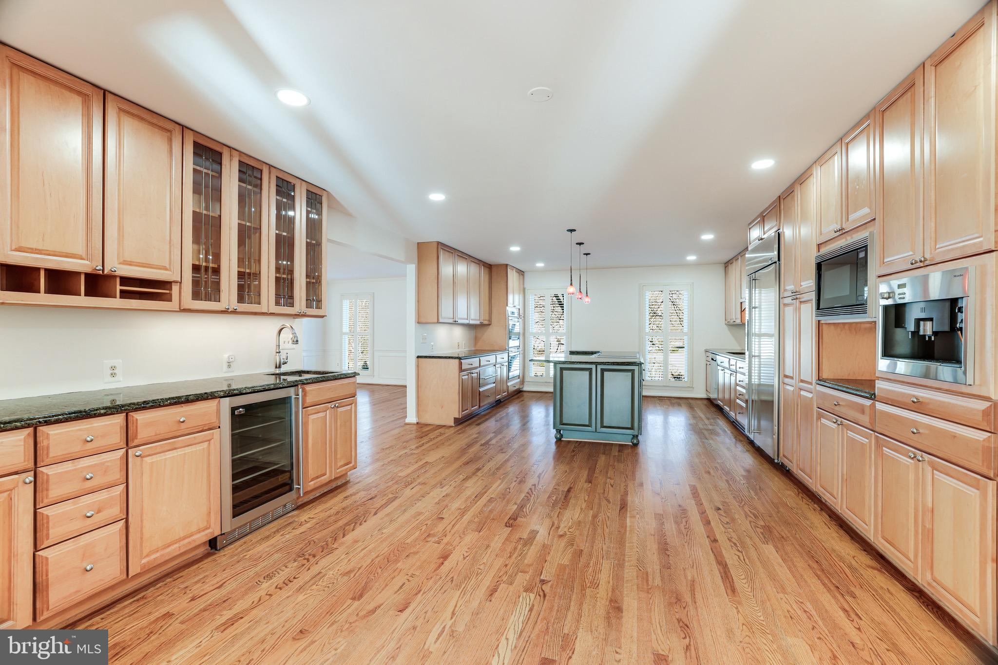 MCLEAN ESTATES - Residential