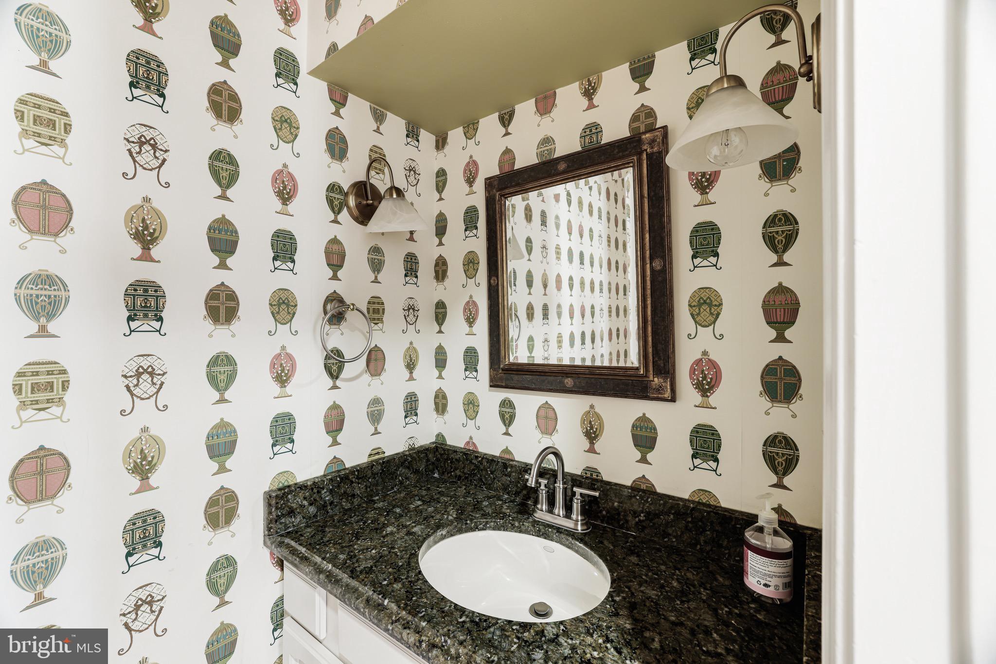 MCLEAN ESTATES - Residential