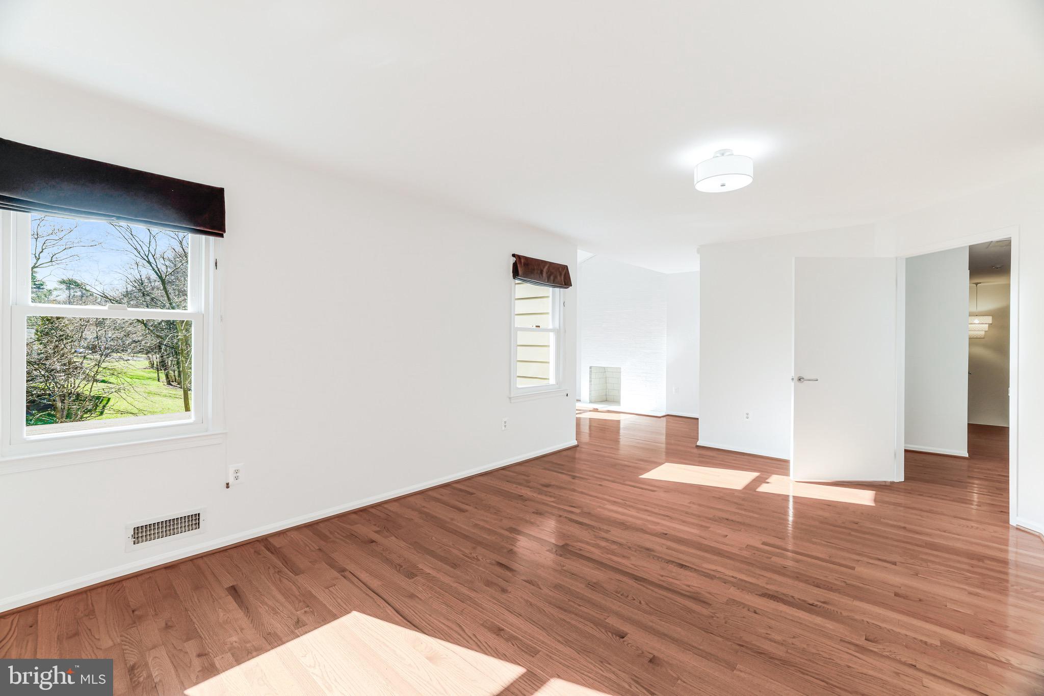 MCLEAN ESTATES - Residential