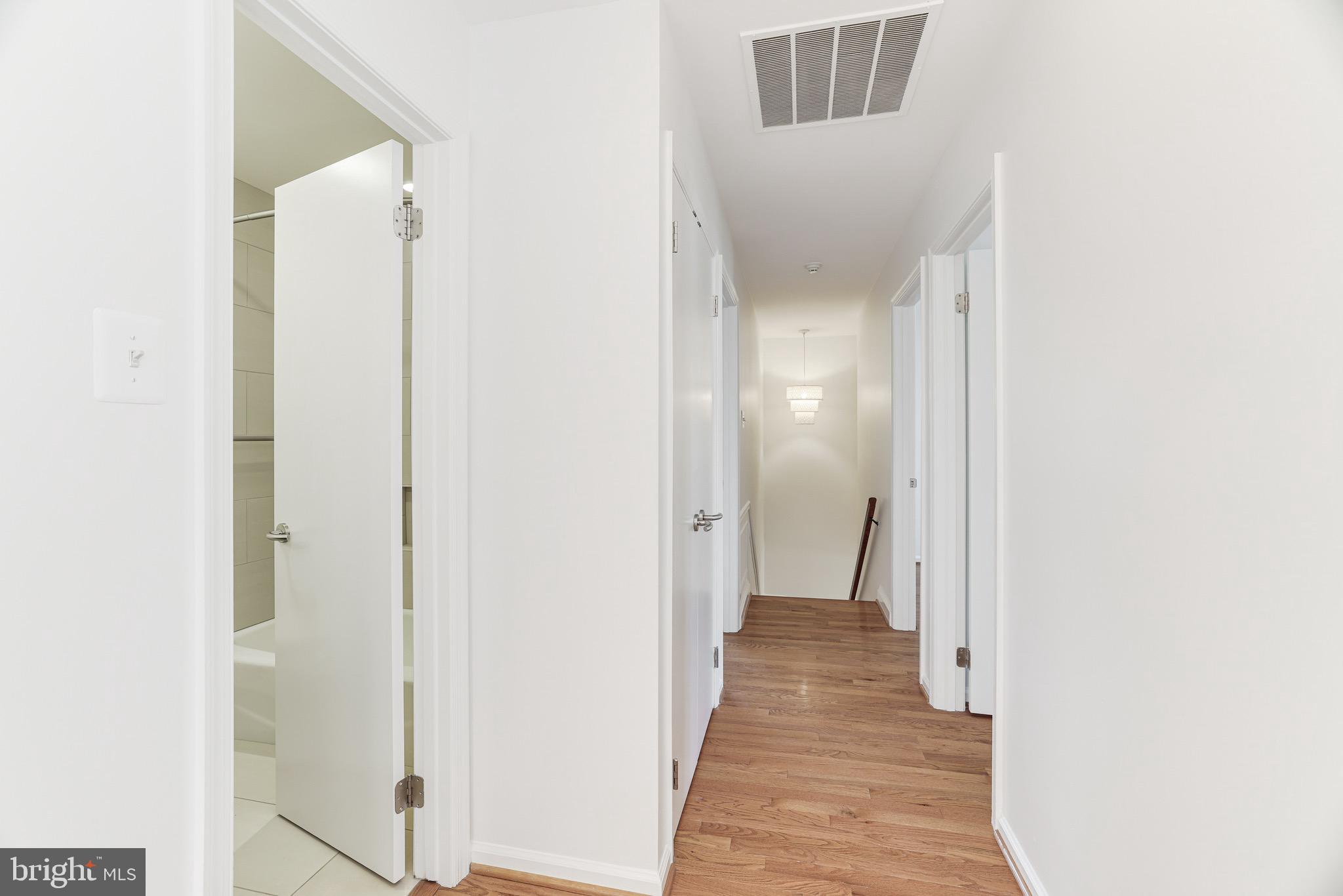 MCLEAN ESTATES - Residential