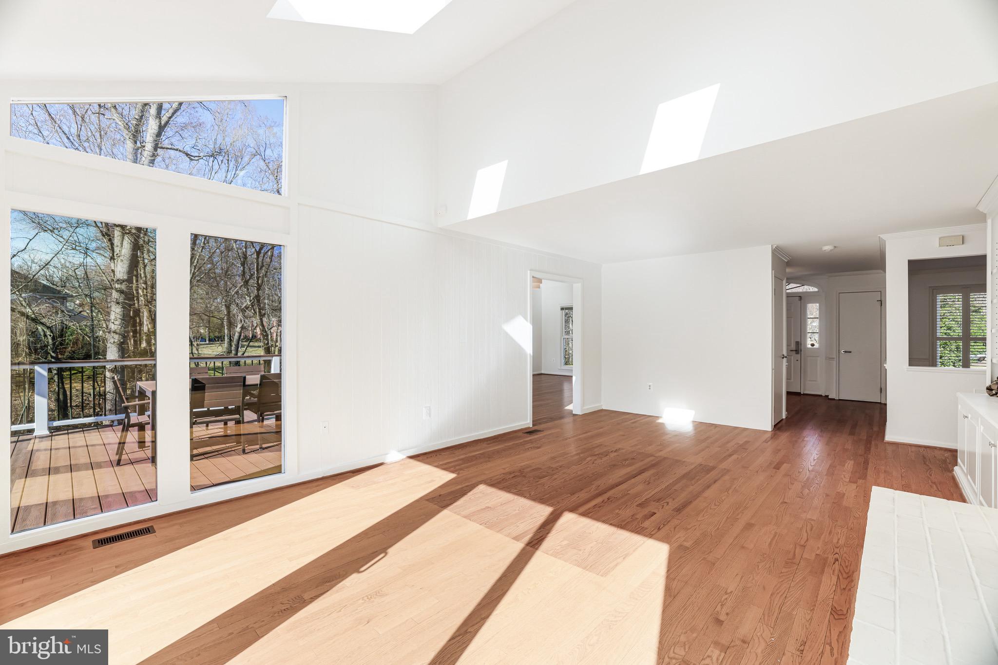 MCLEAN ESTATES - Residential