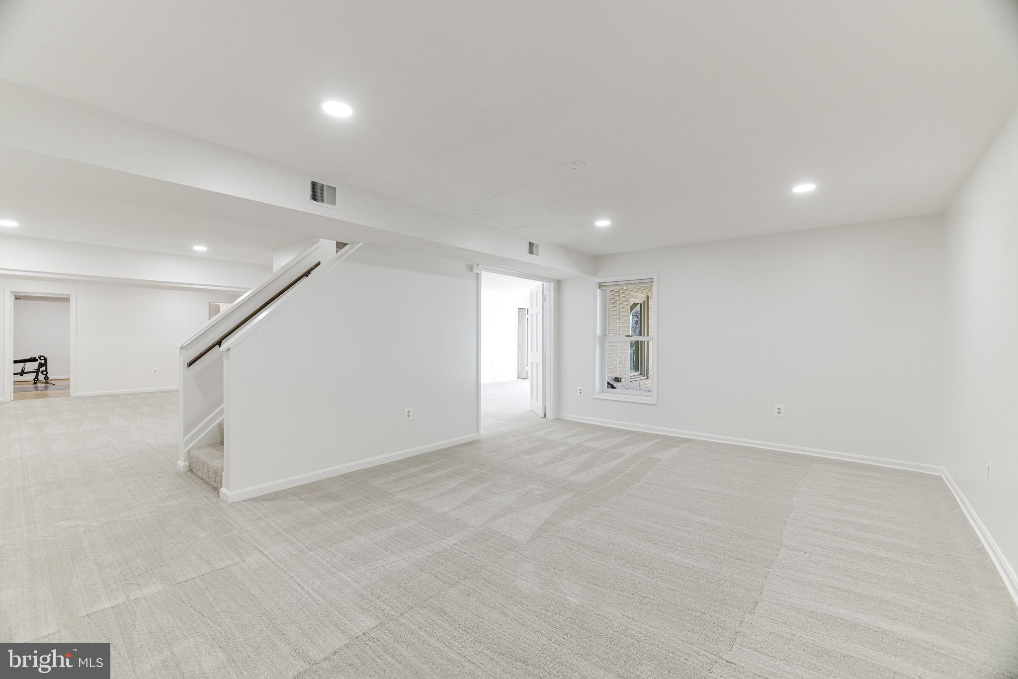 MCLEAN ESTATES - Residential