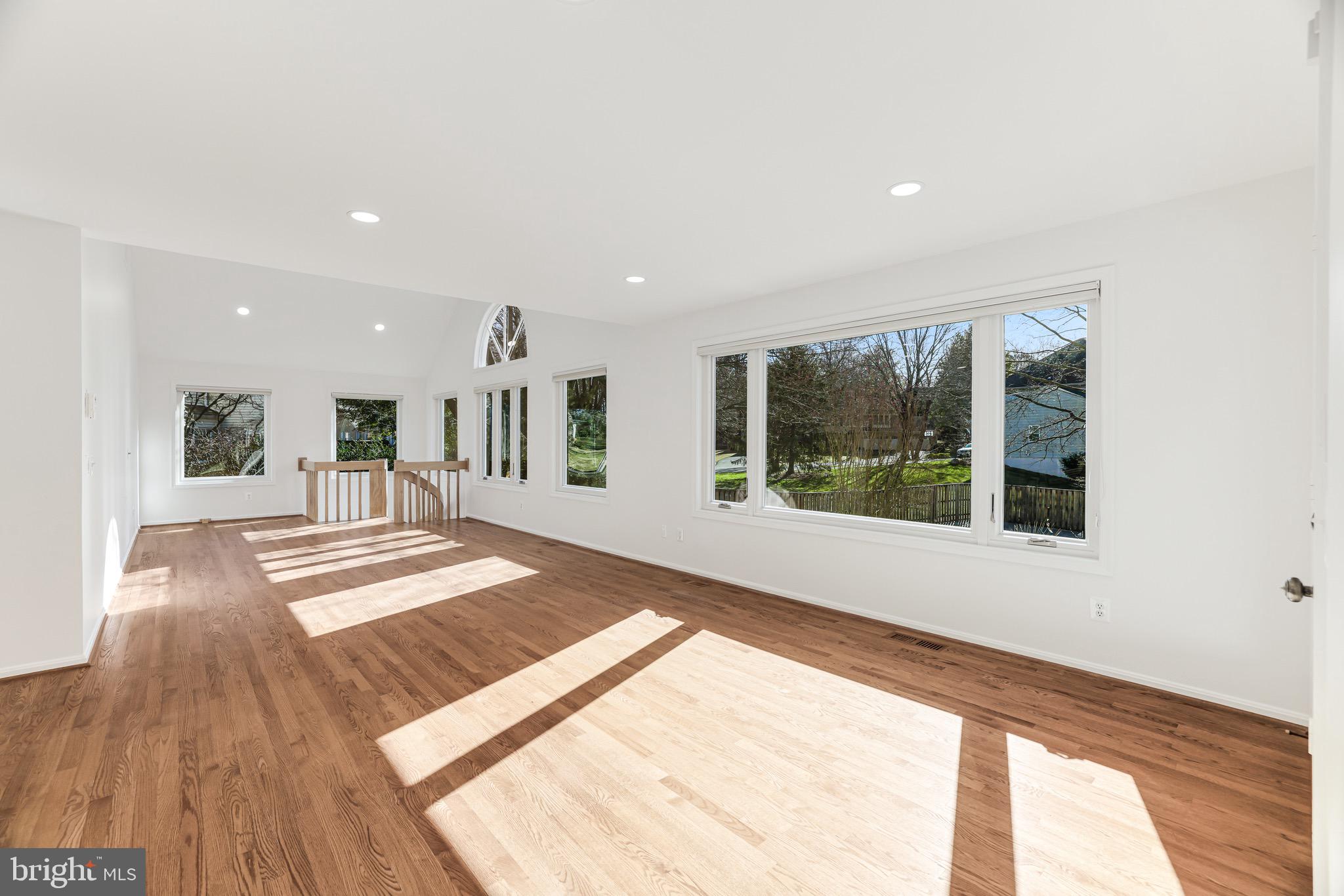 MCLEAN ESTATES - Residential