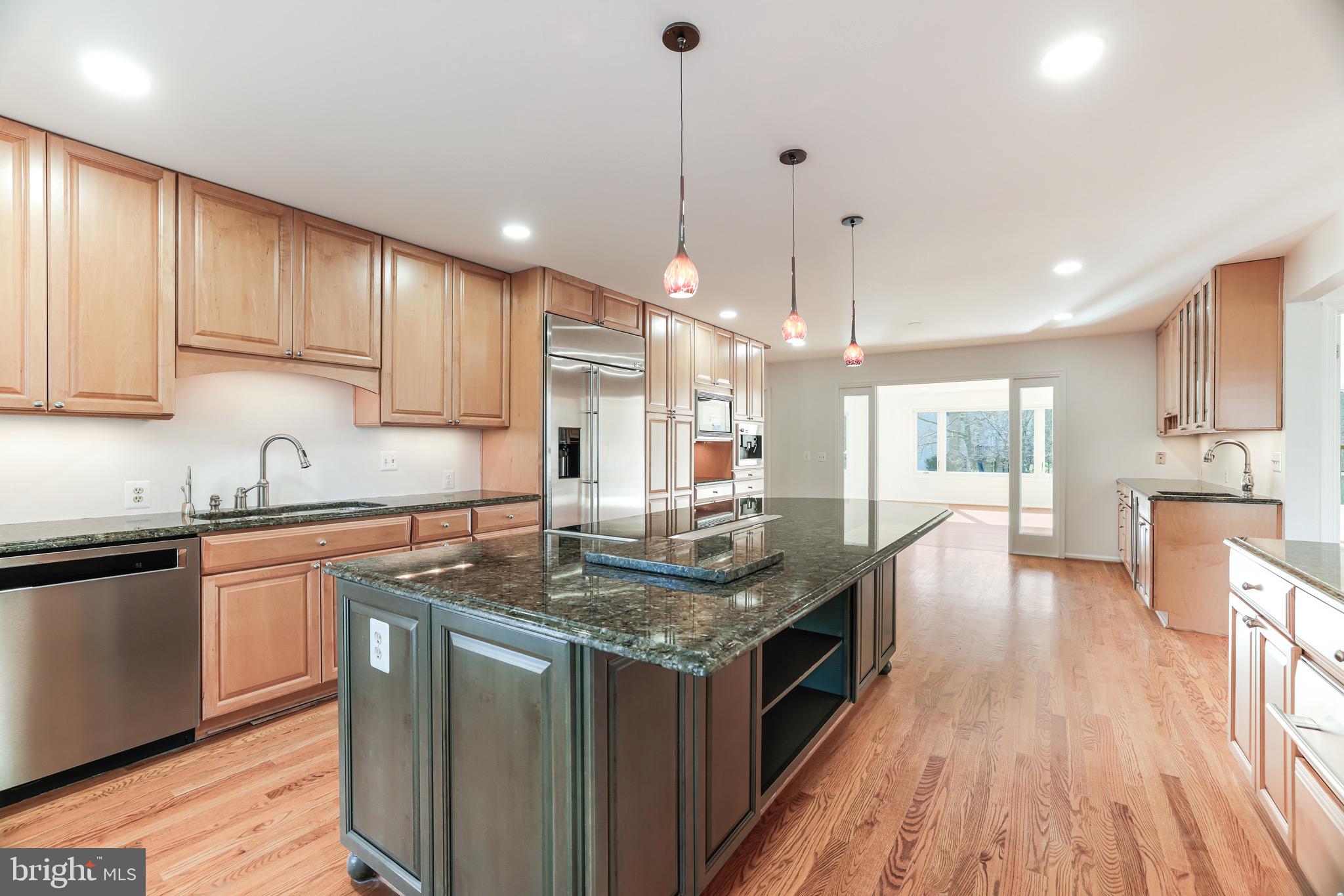 MCLEAN ESTATES - Residential