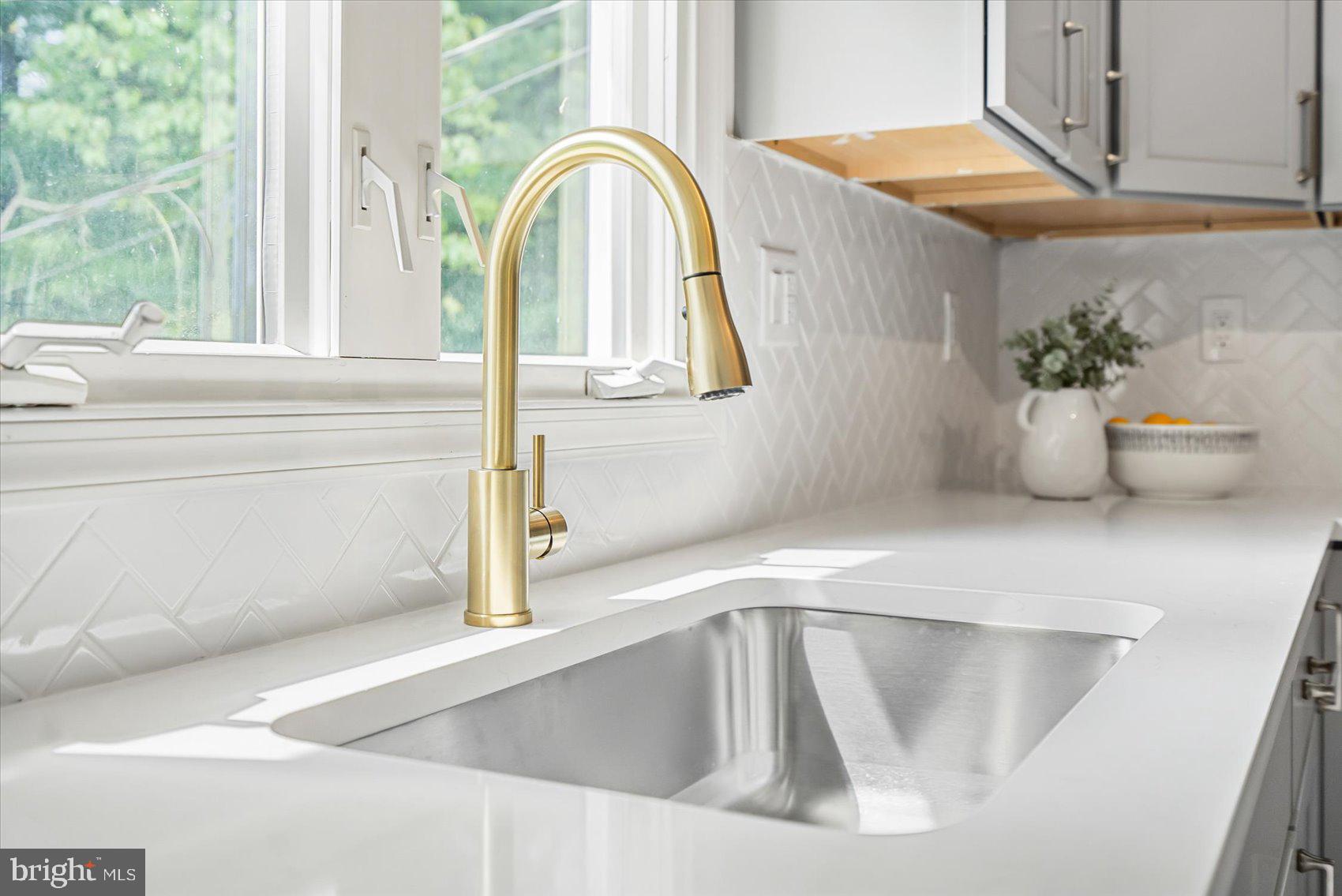 EMERALD VALLEY - Residential