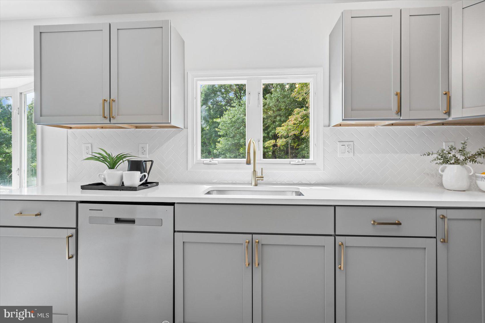 EMERALD VALLEY - Residential