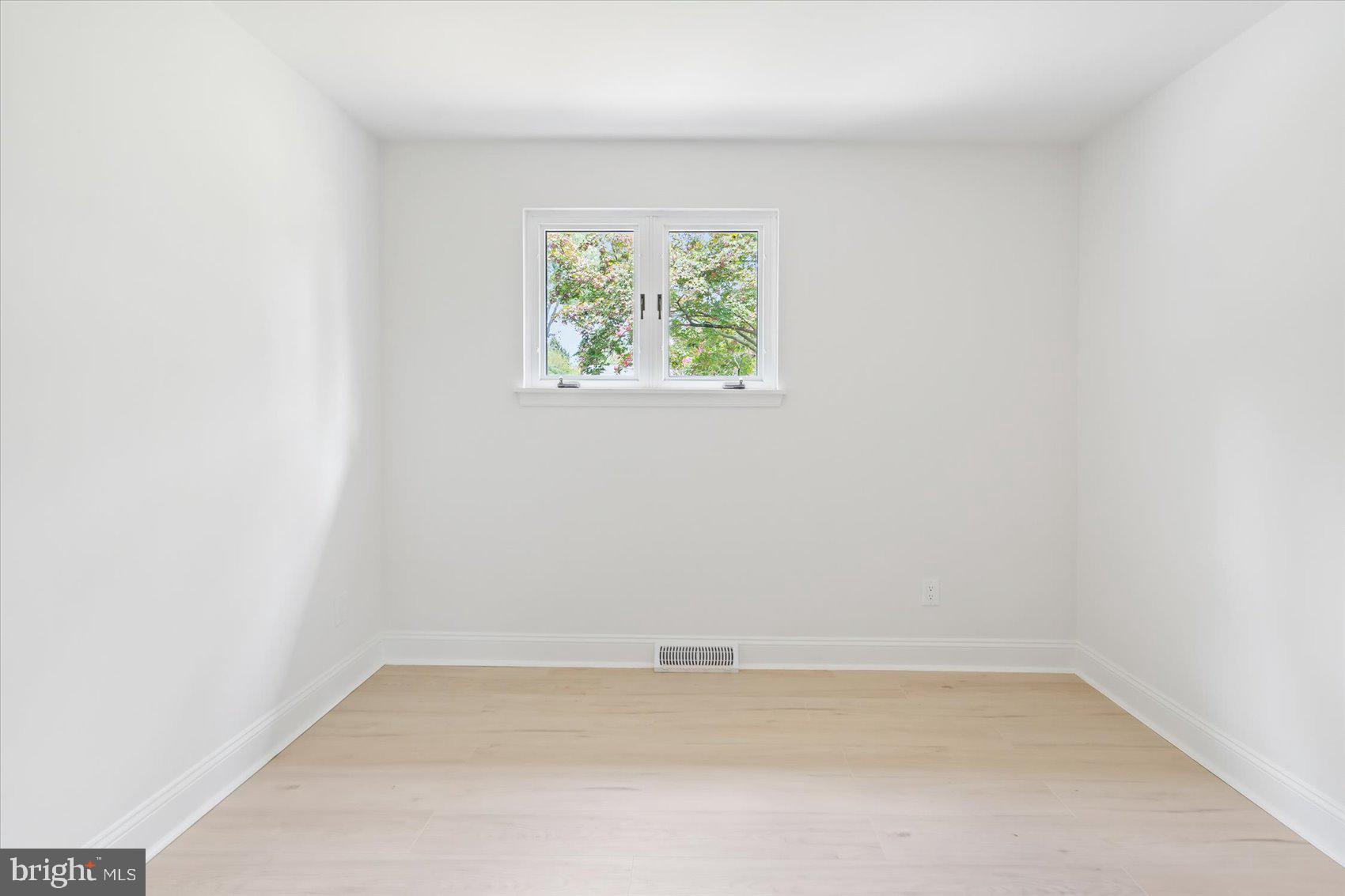 EMERALD VALLEY - Residential