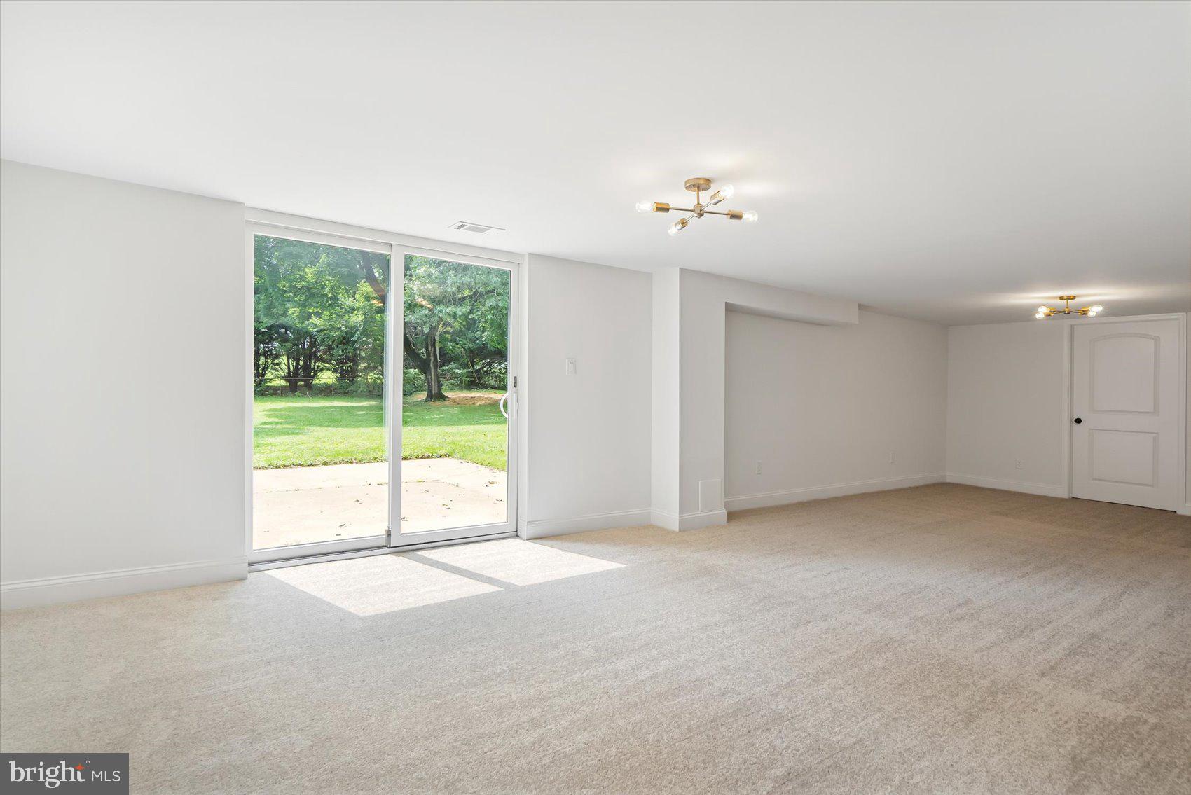 EMERALD VALLEY - Residential